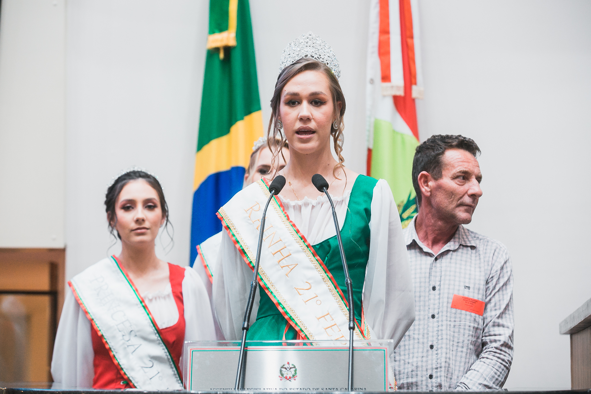 Prefeito e Realeza convidam para a Festa da Polenta em Rio do Oeste