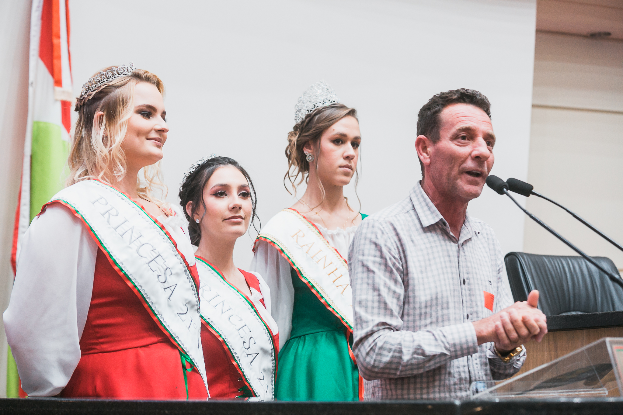 Prefeito e Realeza convidam para a Festa da Polenta em Rio do Oeste