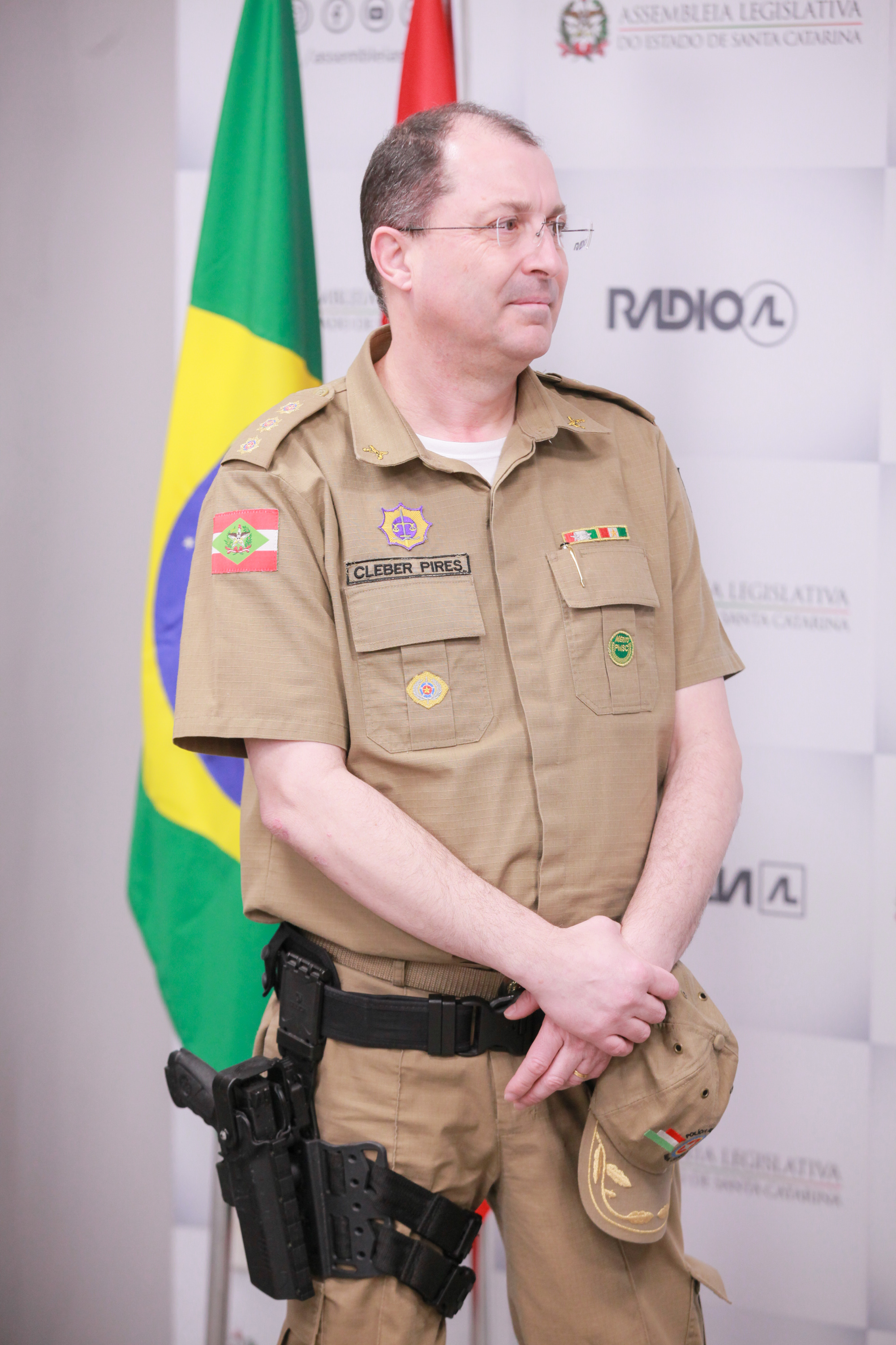 Deputado Sérgio Guimarães entrega Moção de Aplauso a policial Cristiano Manoel Luiz