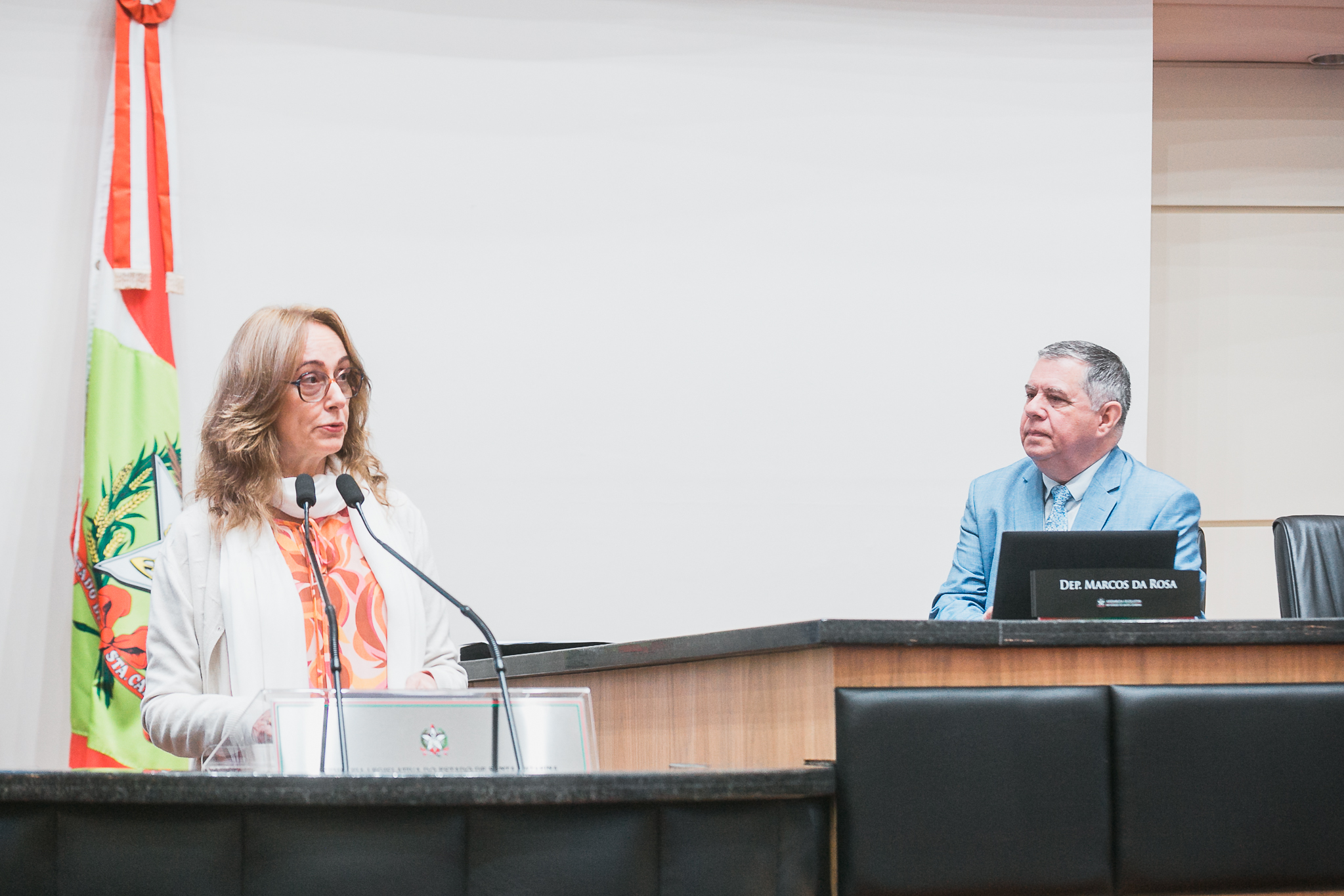 Suspensão da Sessão - Dra. Mariza Azanello Fontes, Docente da Fundação Logosófica