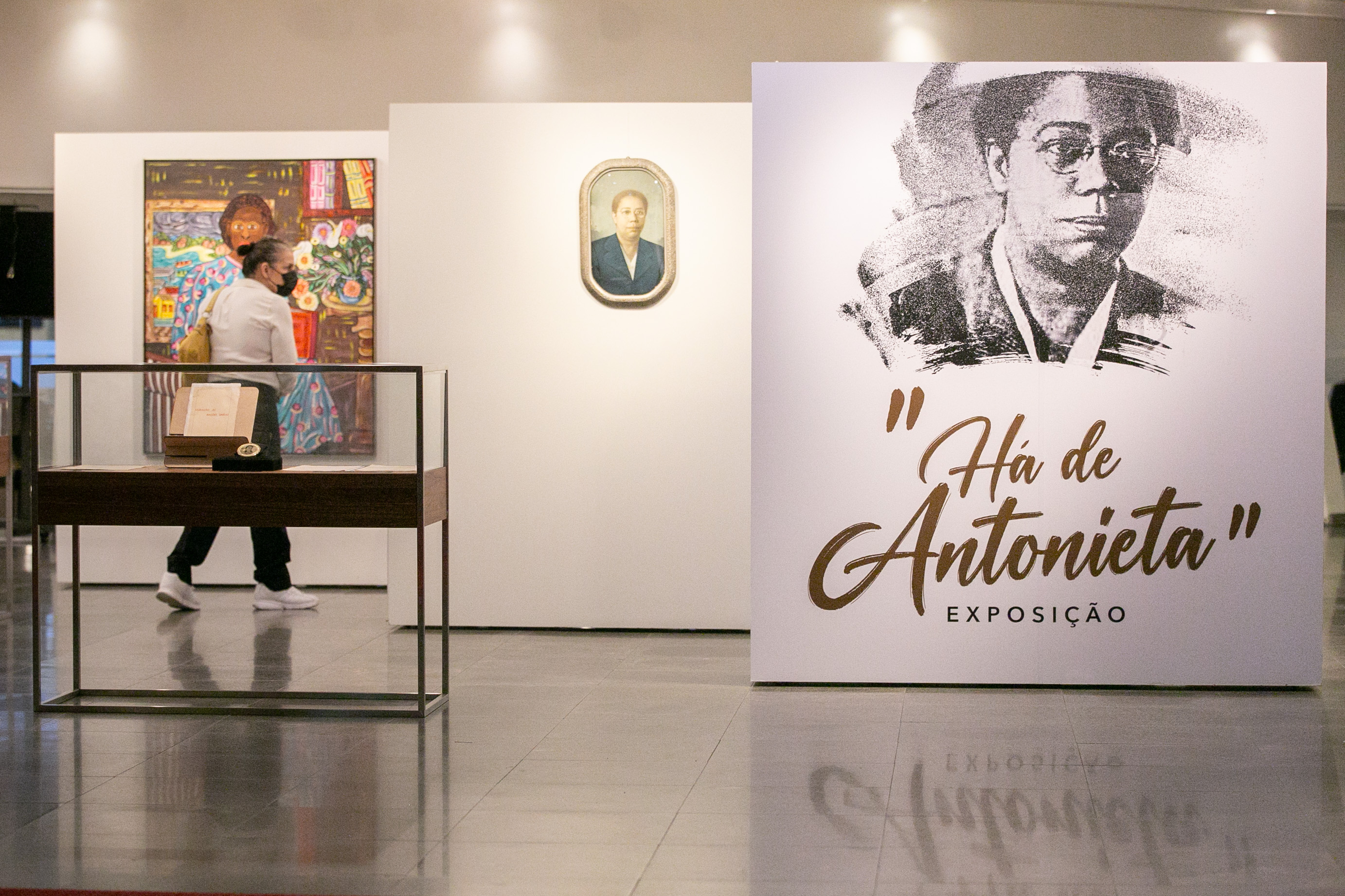 EXPOSIÇÃO - Há de Antonieta
