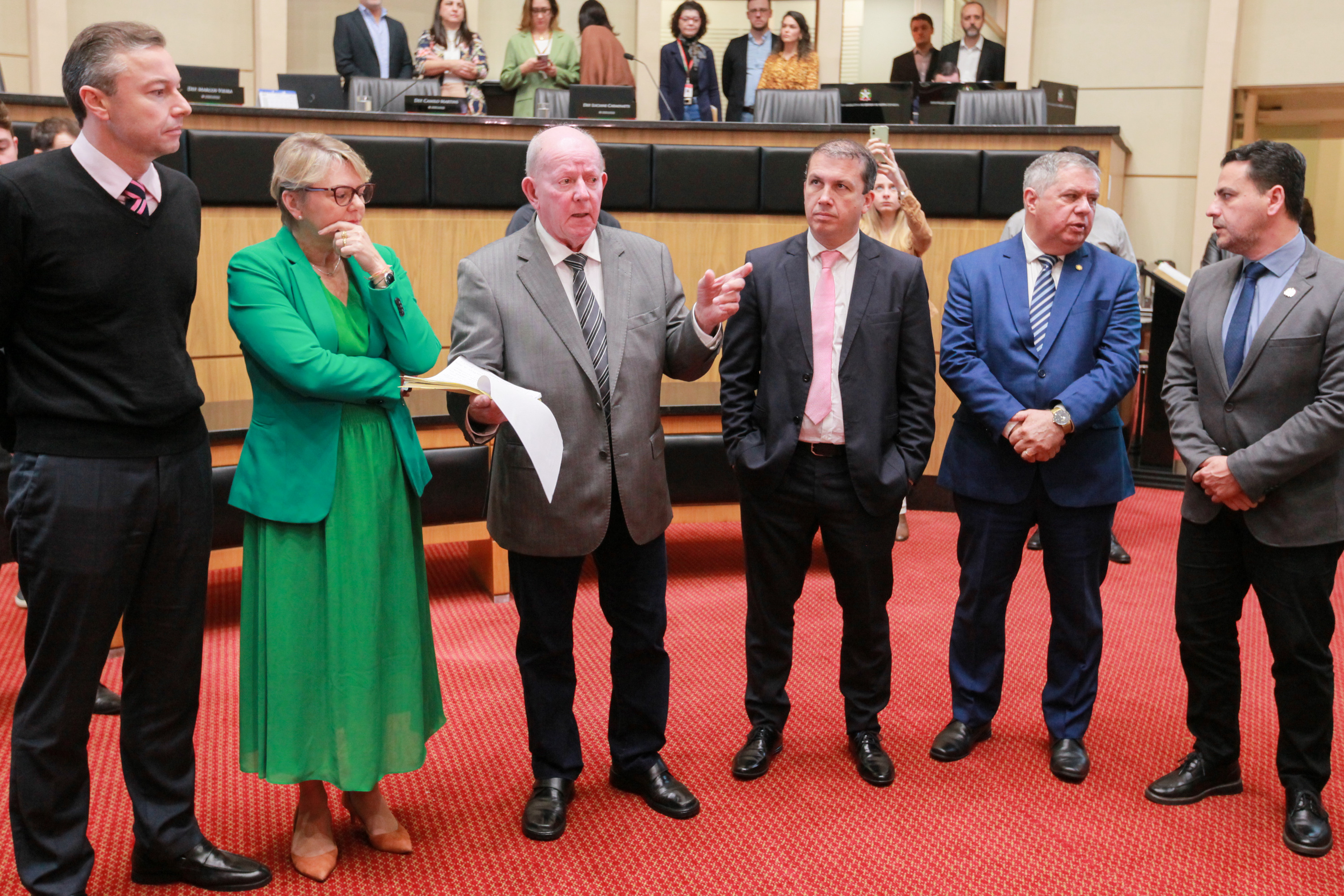 Comissão Conjunta: CCJ, Finanças e Educação - Deputado Napoleão Bernardes (PSD) 	 - Deputada Luciane Carminatti (PT) 	 - Deputado Marcos Vieira (PSDB) - Deputado Camilo Martins (Podemos)  - Deputado Mário Motta (PSD)