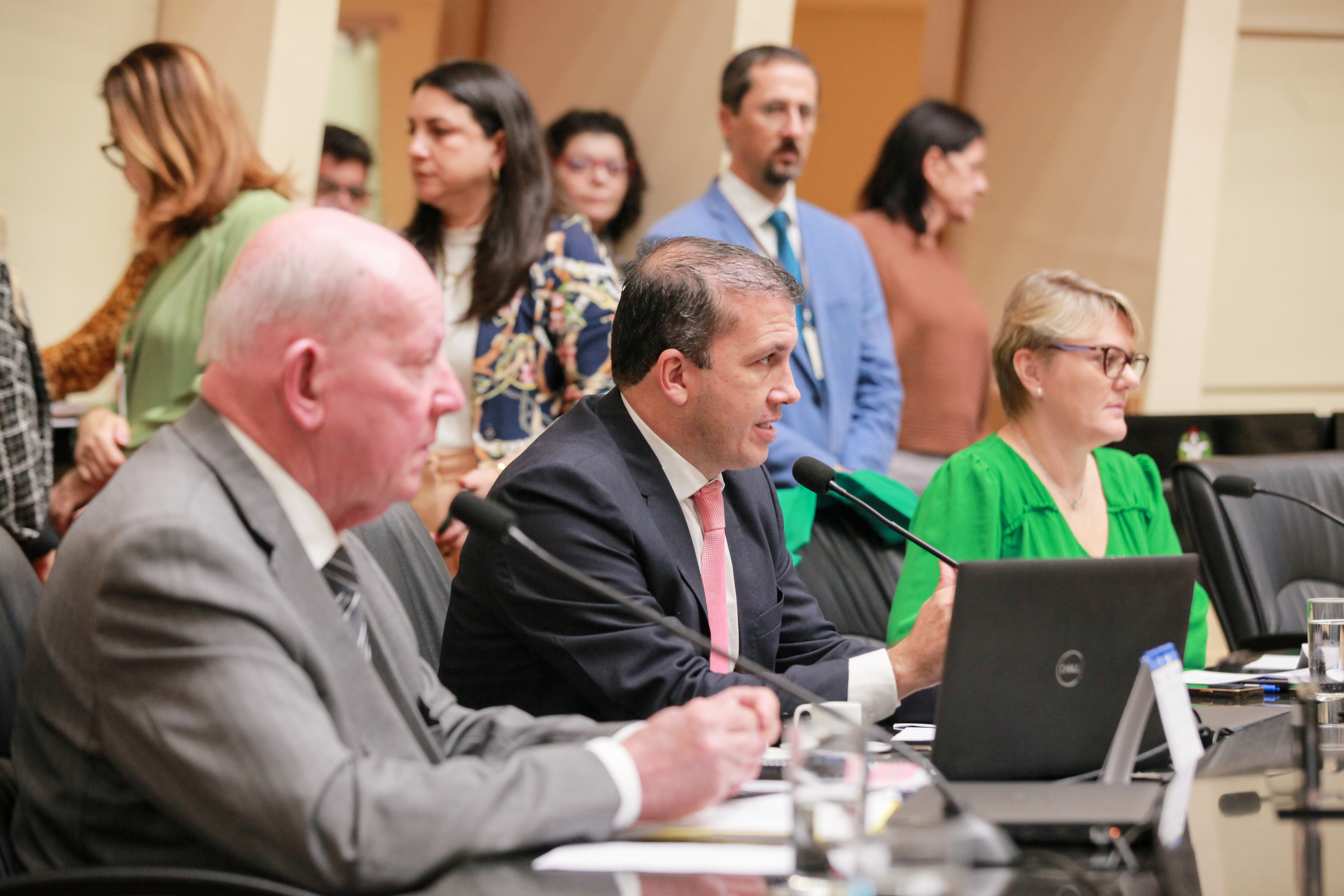 Comissão Conjunta: CCJ, Finanças e Educação