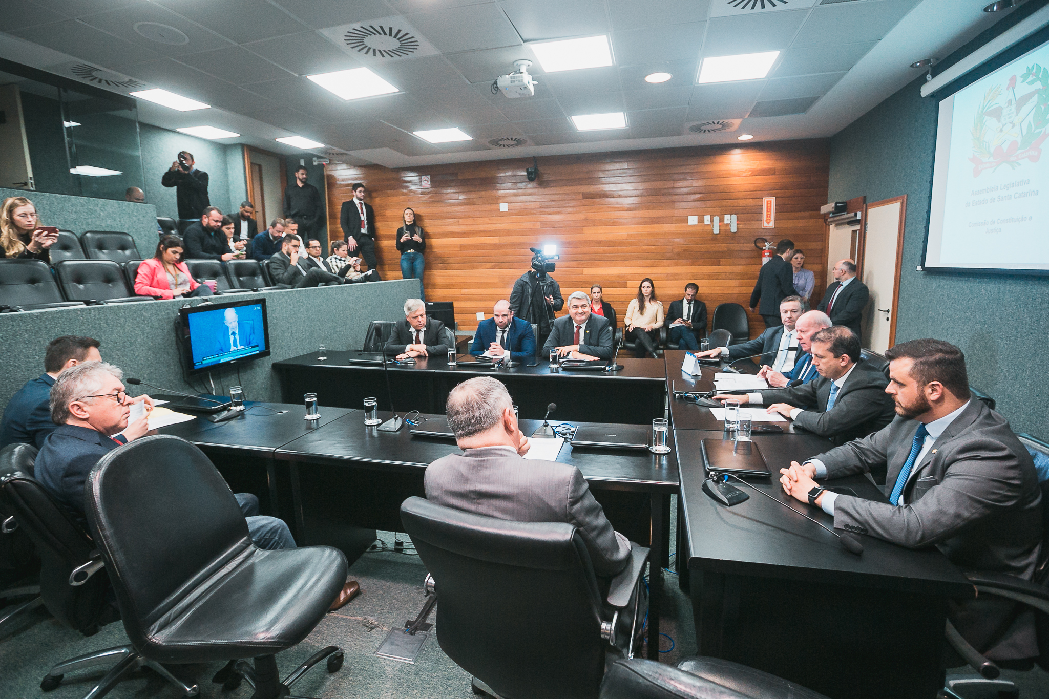 Comissão Conjunta - CCJ e Finanças e Tributação