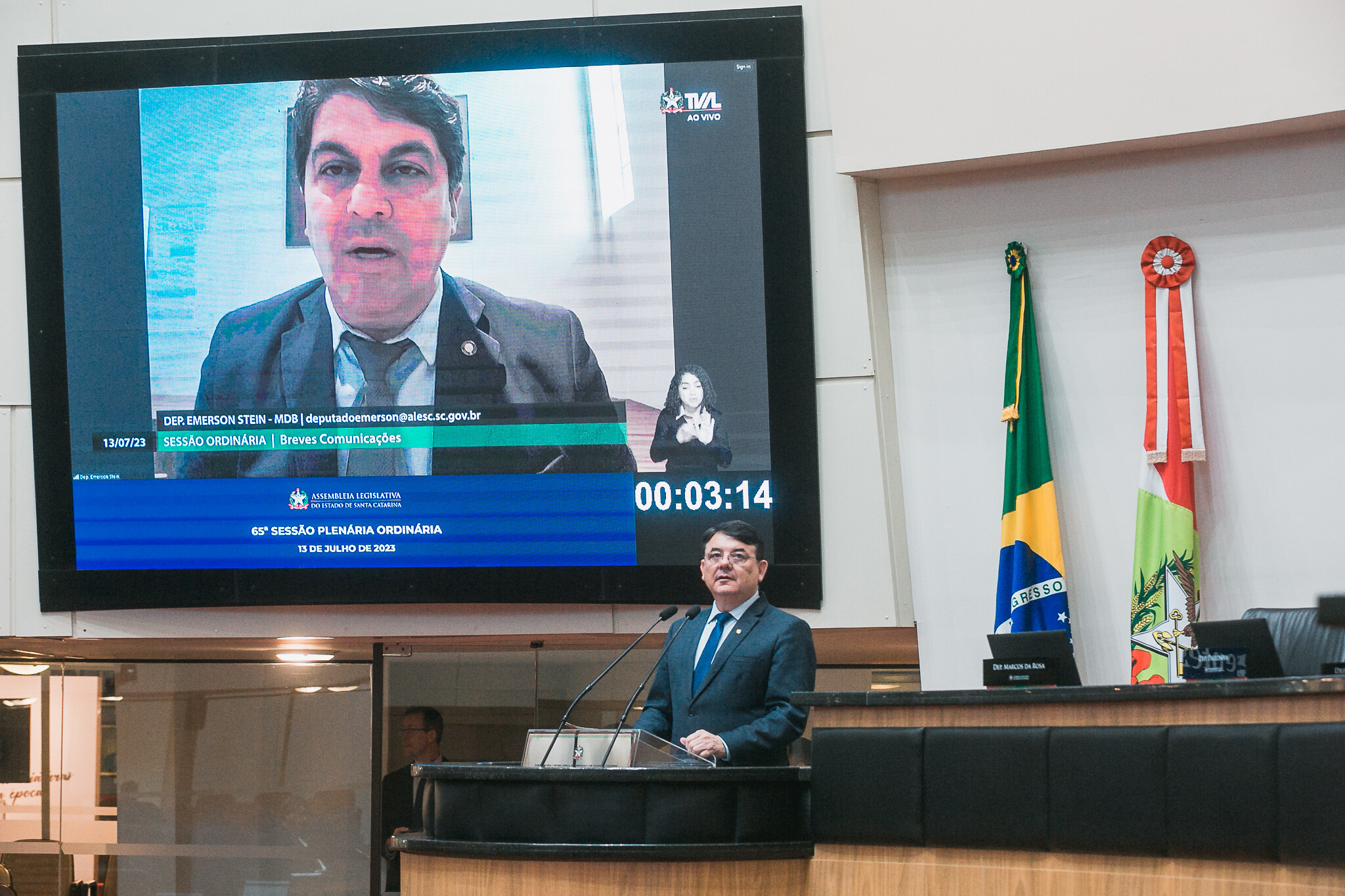 Deputados voltam a criticar encerramento do programa de escolas cívico-militares