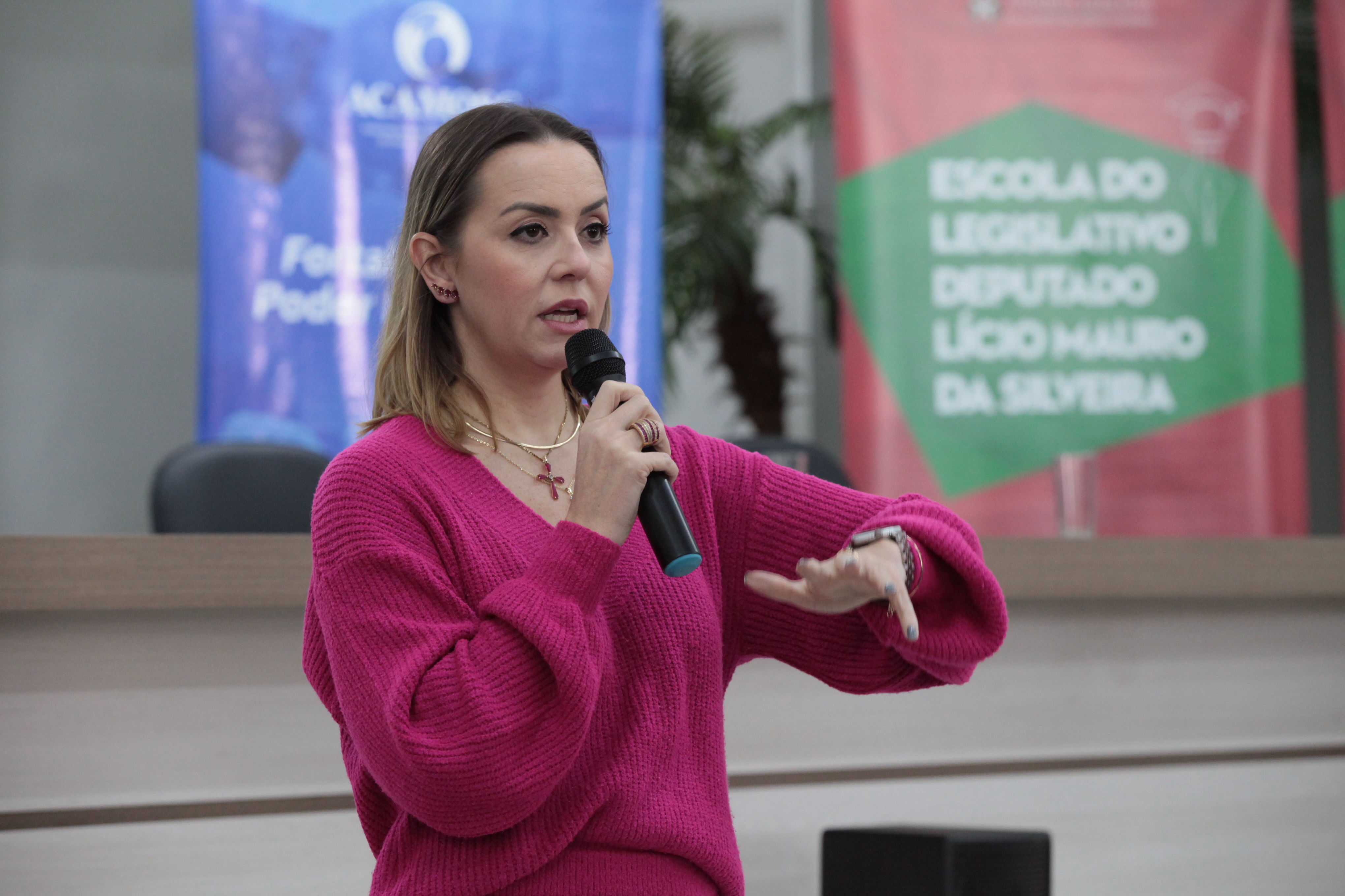 Seminário Legislativo em Ação - Gabriela P. Schelp, palestrante