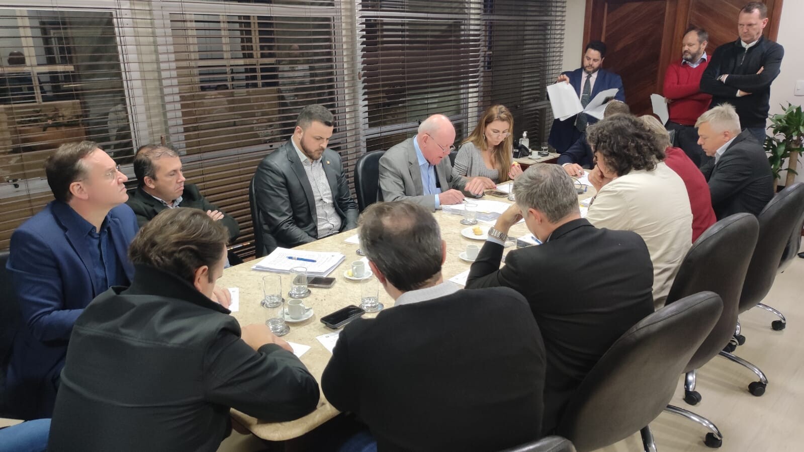 Deputado Miotto (União) em reunião de líderes para tratar dos alinhamentos do Programa Universidade Gratuita. Ascom deputado Jair Miotto