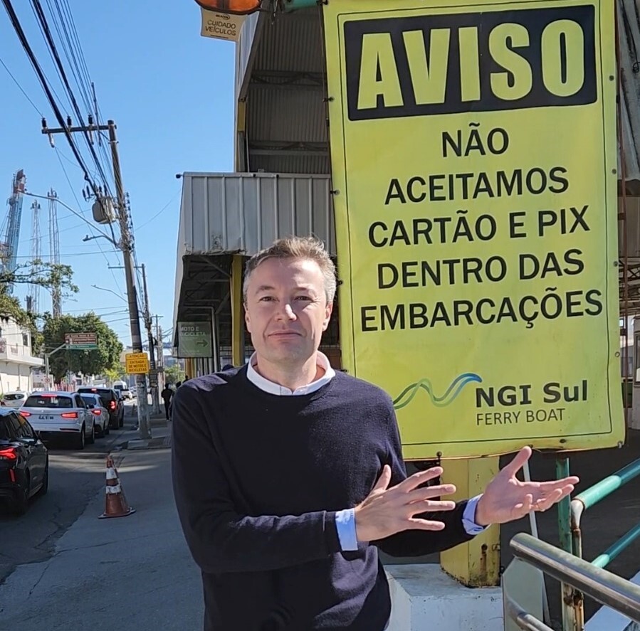 Deputado Napoleão Bernardes na entre Itajaí e Navegantes