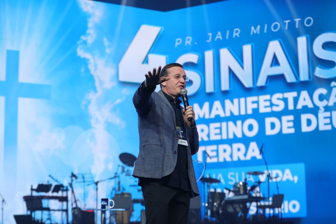 O pastor Miotto na 71ª Convenção Nacional de Pastores que reuniu 10 mil participantes FOTO: Divulgação/IEQ