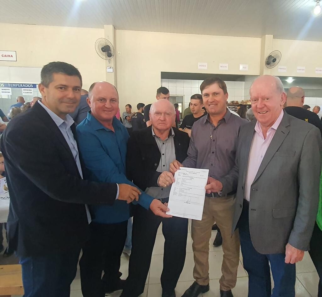 Deputado Marcos Vieira e lideranças de Antônio Carlos