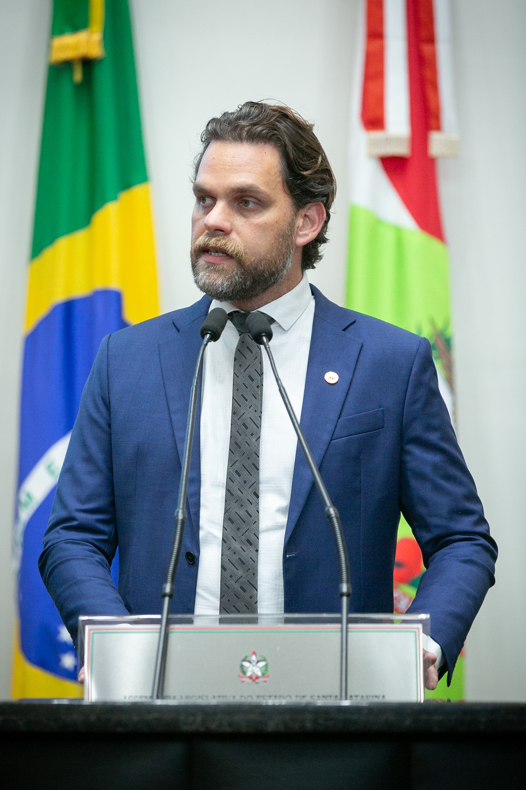 INTERRUPÇÃO DA SESSÃO - Deputado Goura