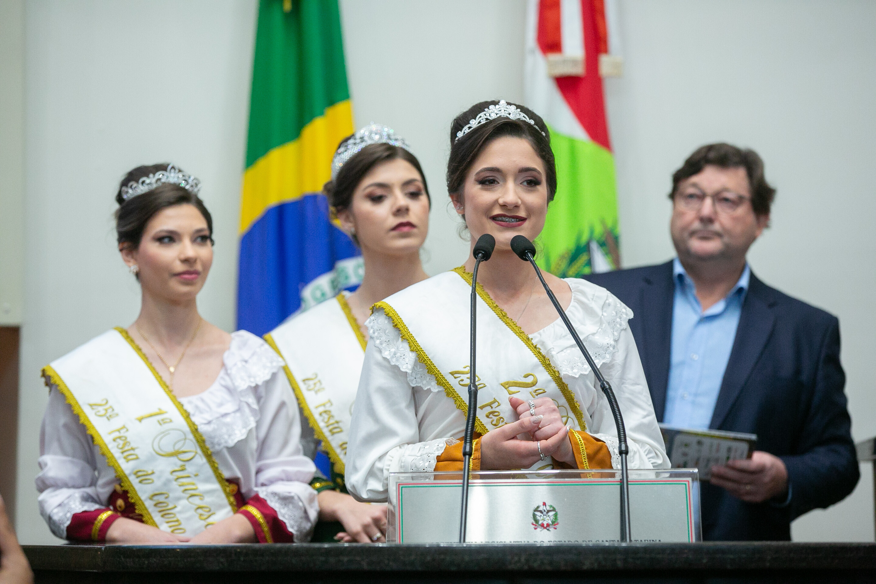 Comitiva de Turvo ocupou a tribuna da Alesc para divulgar os eventos