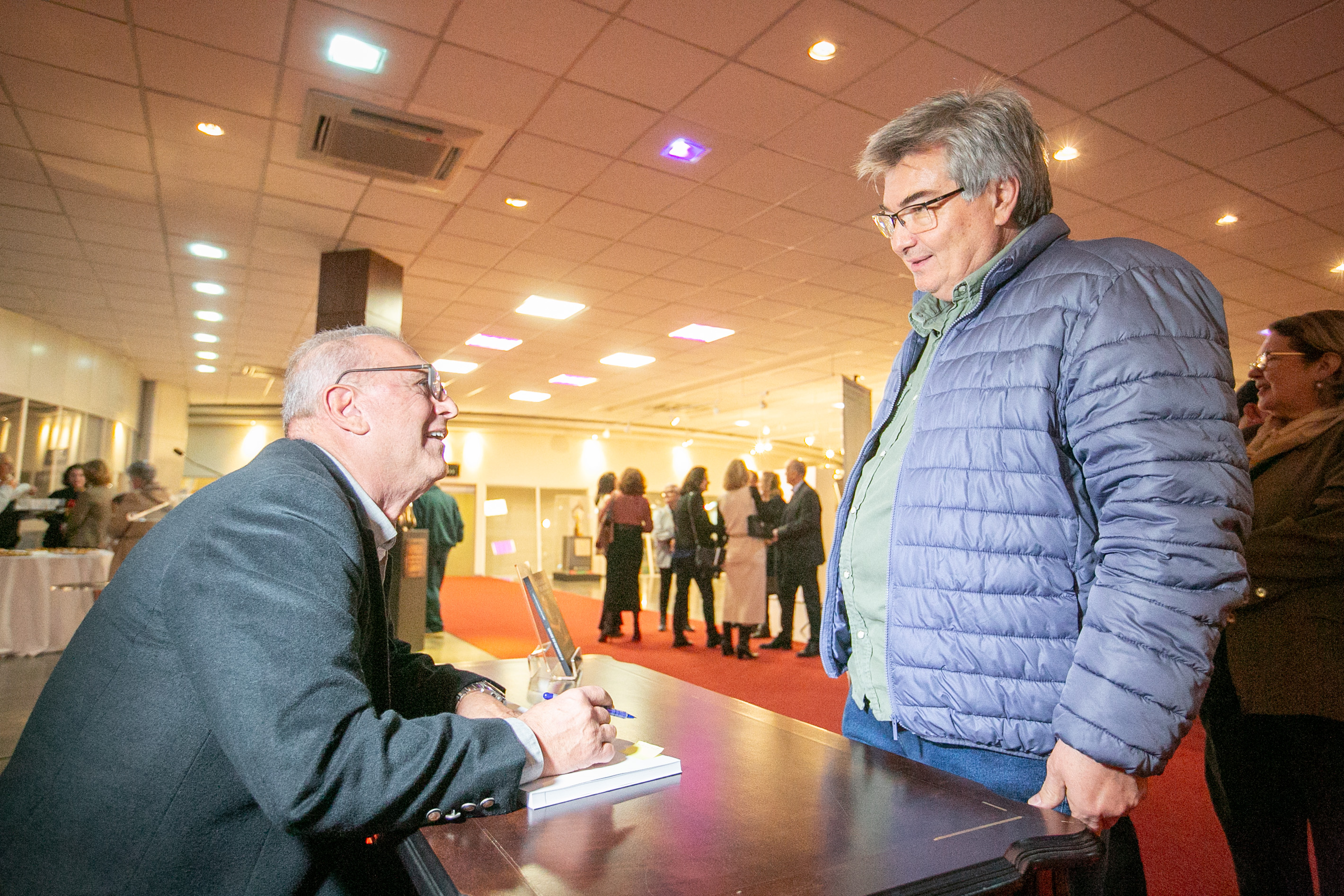 LANÇAMENTO LITERÁRIO - 