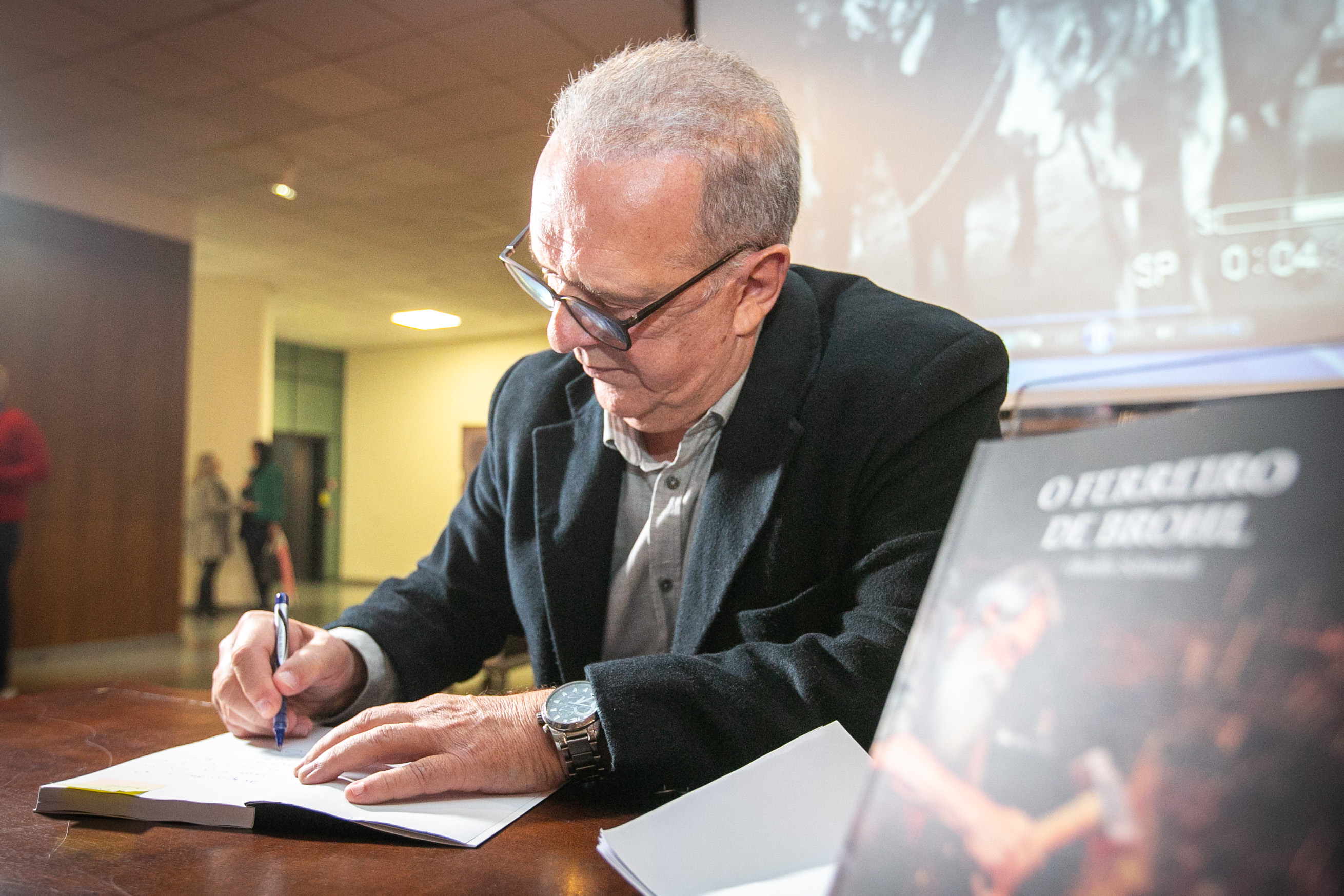 LANÇAMENTO LITERÁRIO - 