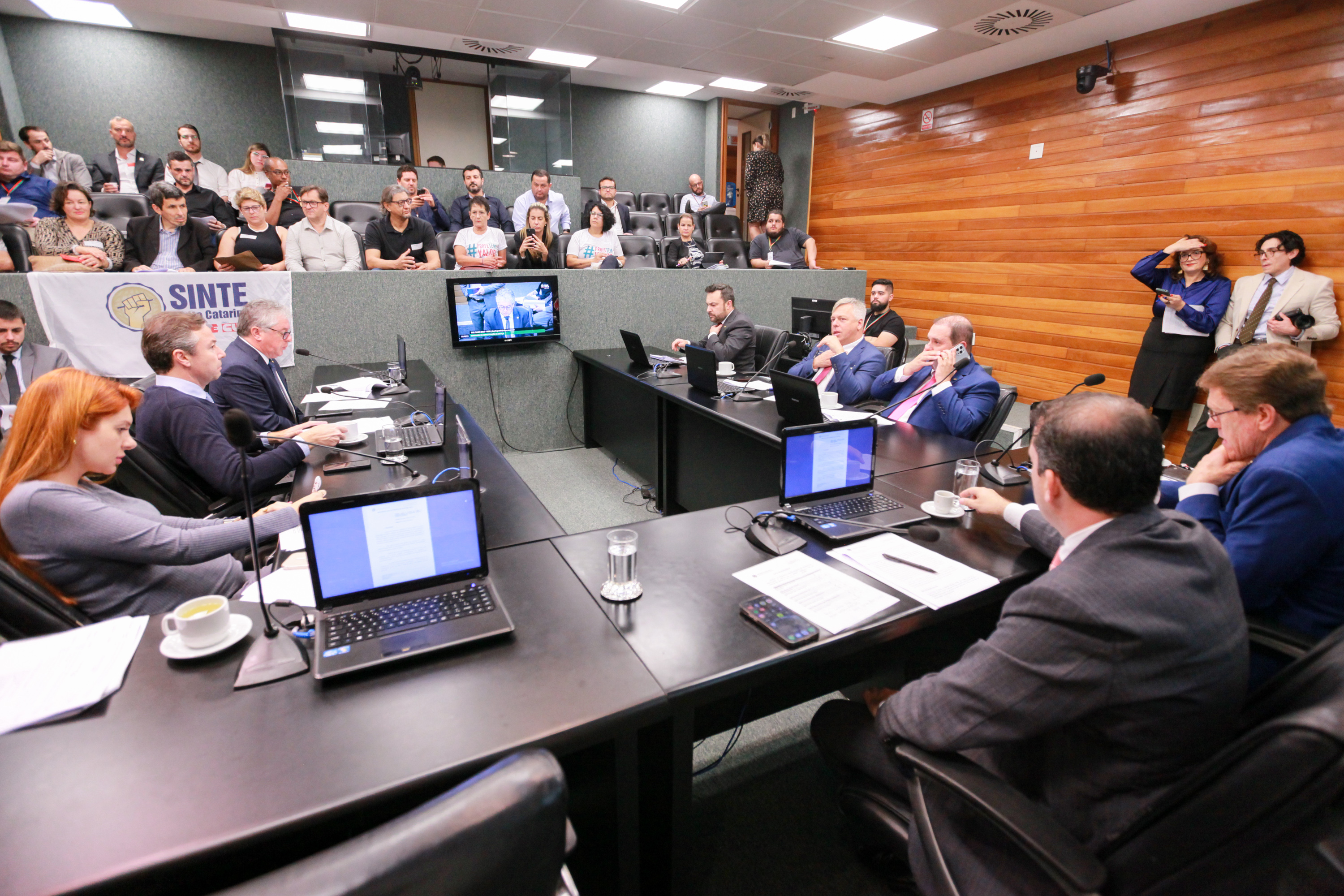 Comissão de Constituição e Justiça