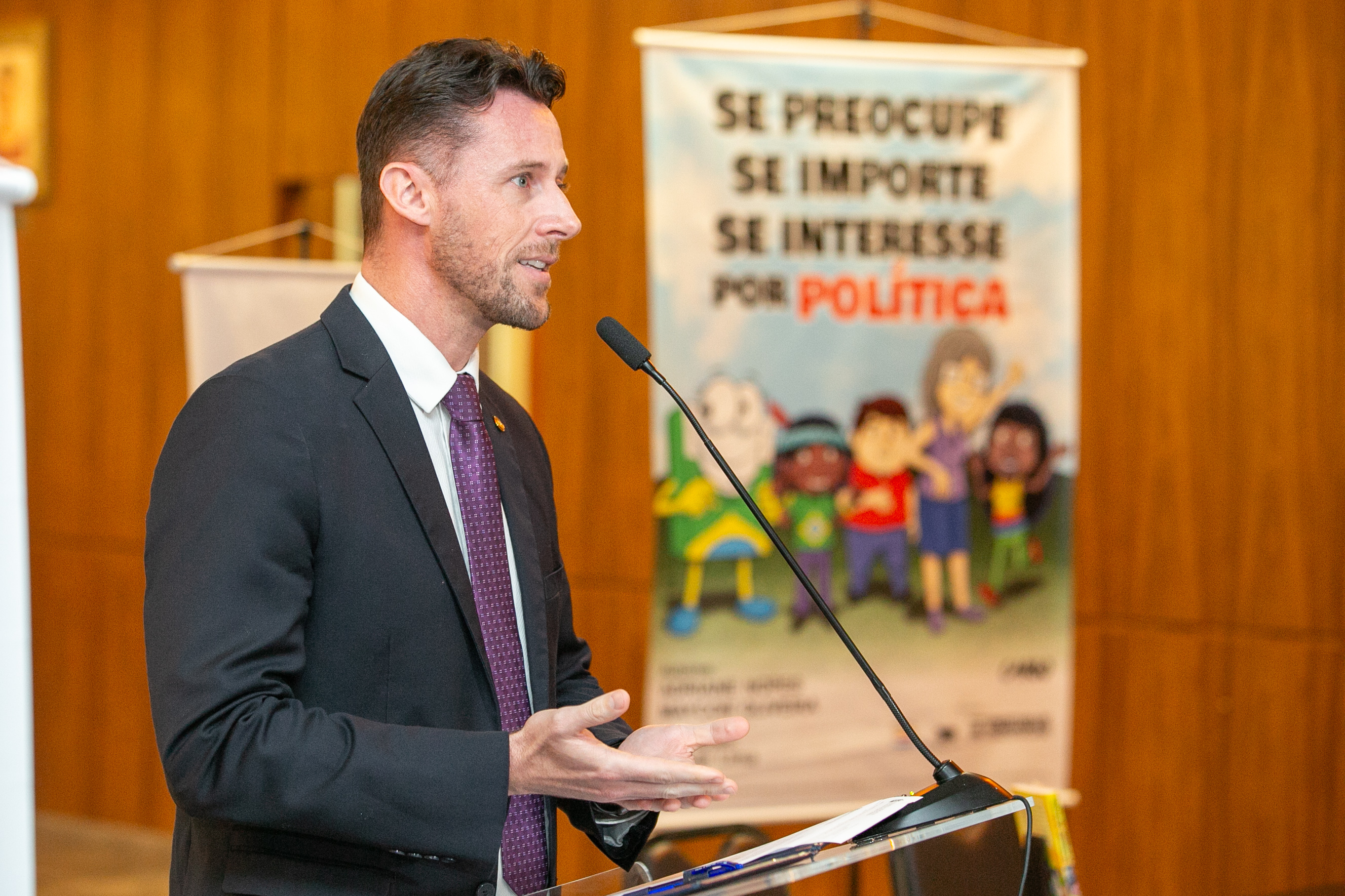LANÇAMENTO LITERÁRIO - 