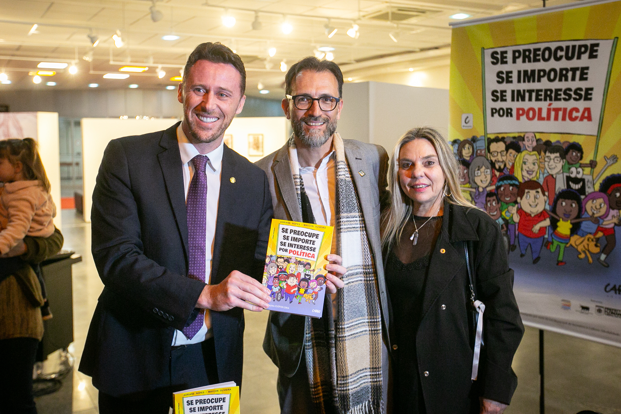 LANÇAMENTO LITERÁRIO - 