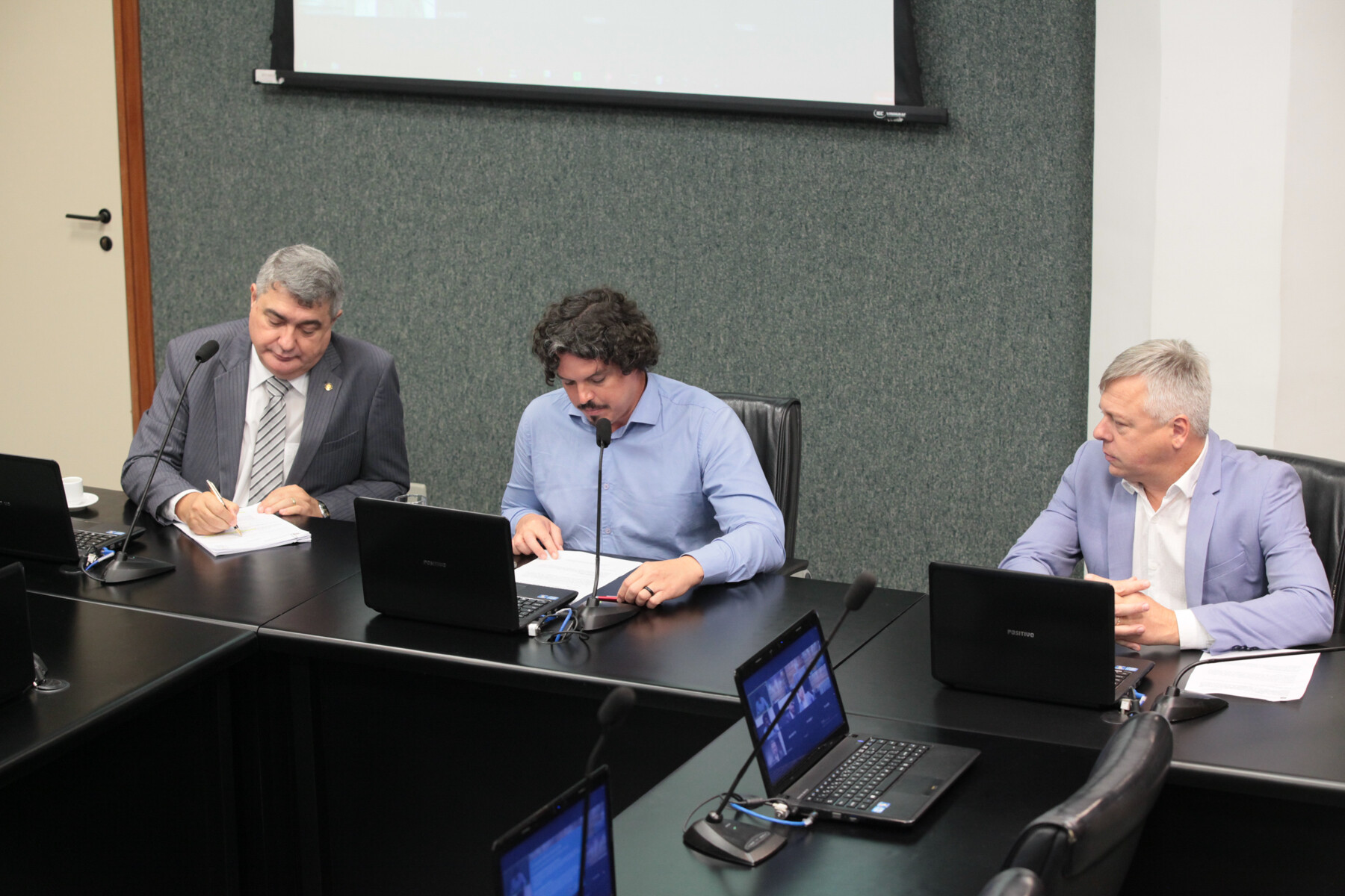 Reunião vai discutir implementação do voo Florianópolis-Lisboa