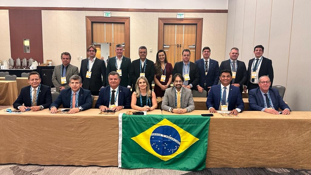 Deputado Rodrigo Minotto e parlamentares na conferência nos Estados Unidos