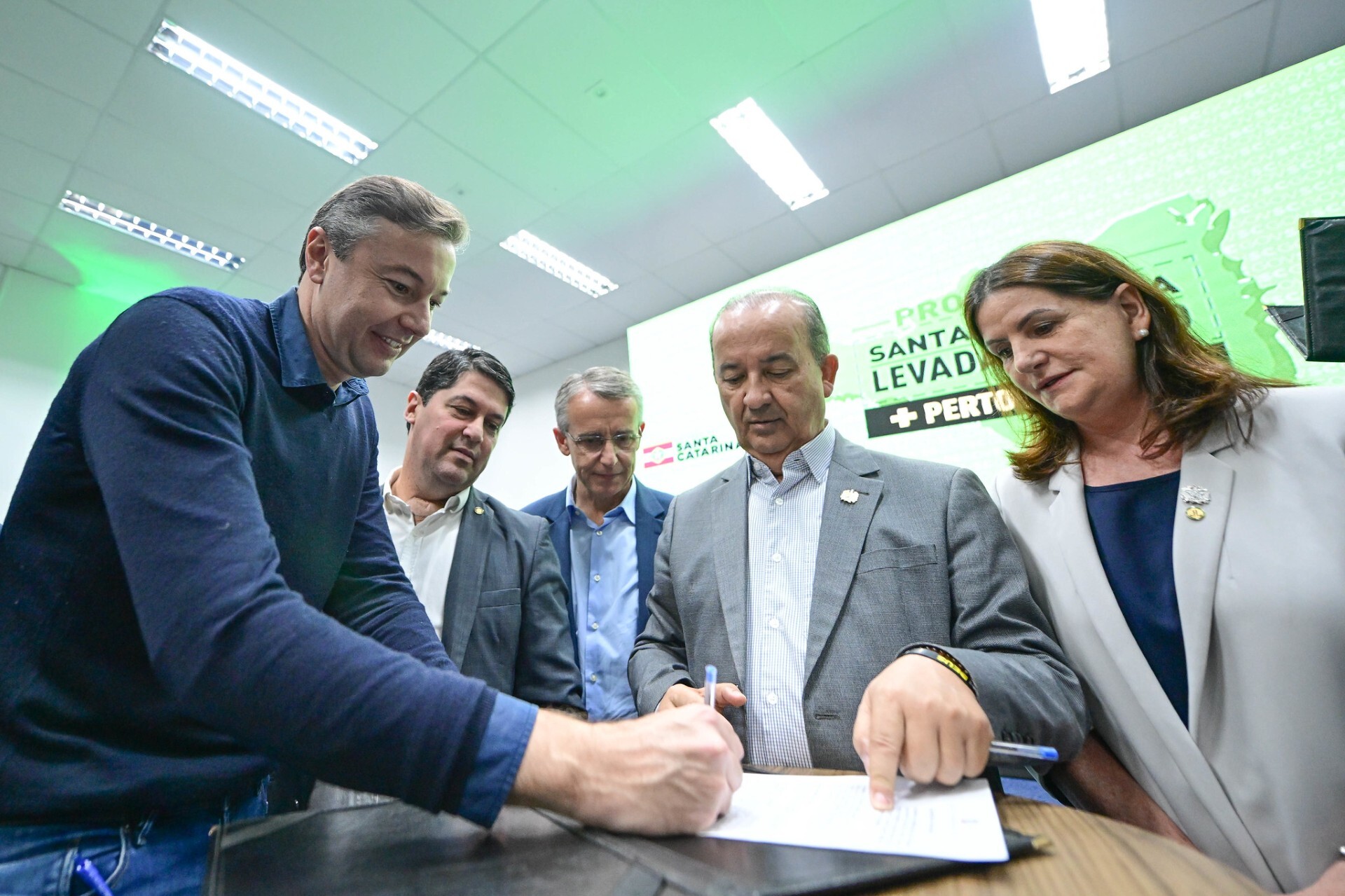 Deputado Napoleão Bernardes e governador Jorginho Mello