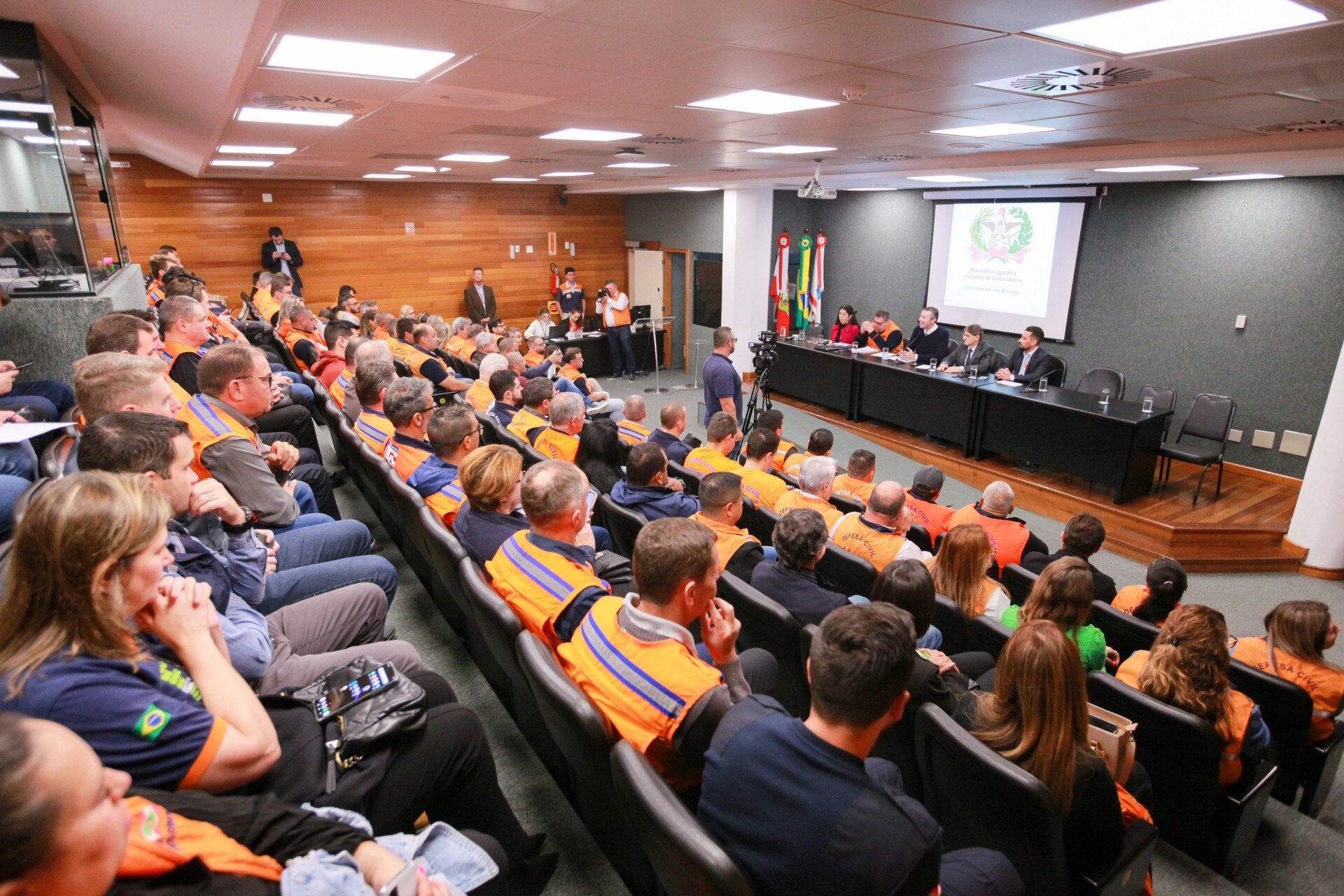 Audiência lotou as dependências do Plenarinho