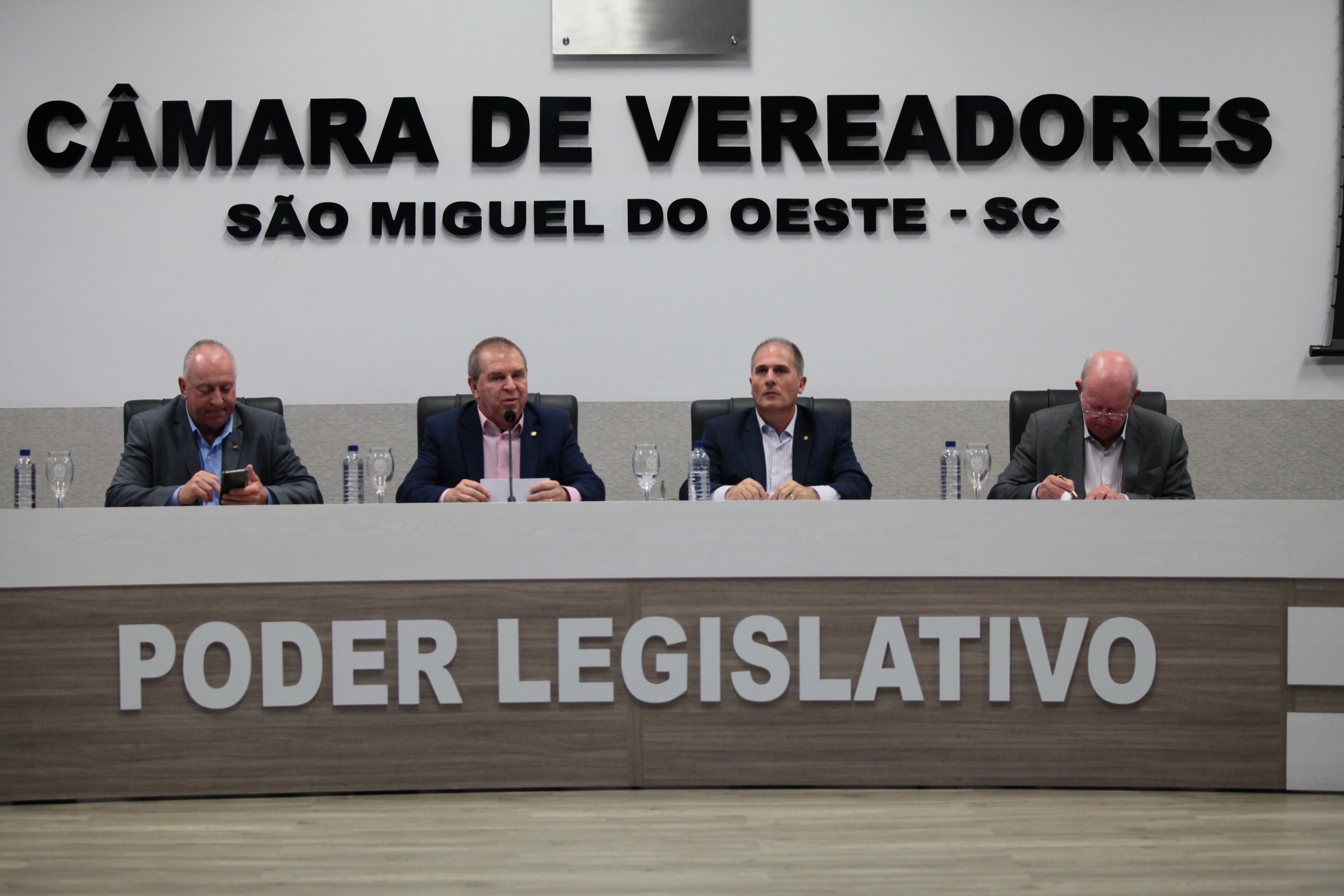 Audiência Pública que irá discutir a situação dos produtores de Leite do Estado