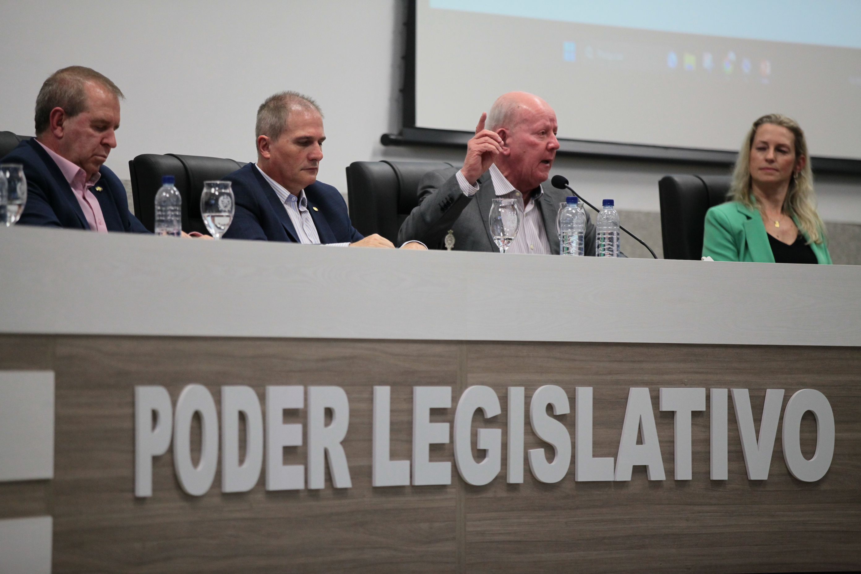 Audiência Pública que irá discutir a situação dos produtores de Leite do Estado