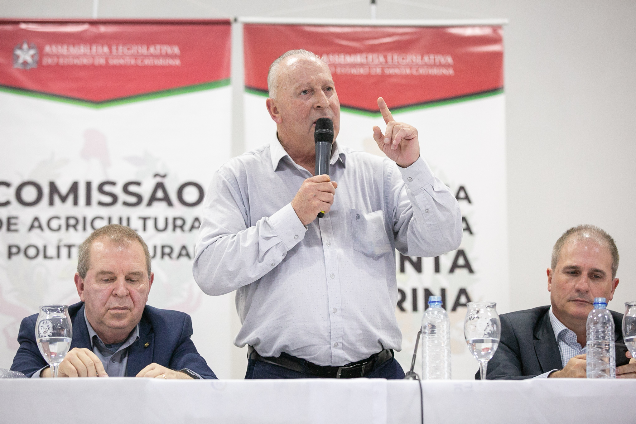 AUDIÊNCIA PÚBLICA - Situação dos produtores de leite em Santa Catarina - Deputado Maurício Eskudlark (PL)  - Deputado Oscar Gutz (PL) 	 - Deputado Altair Silva (PP)
