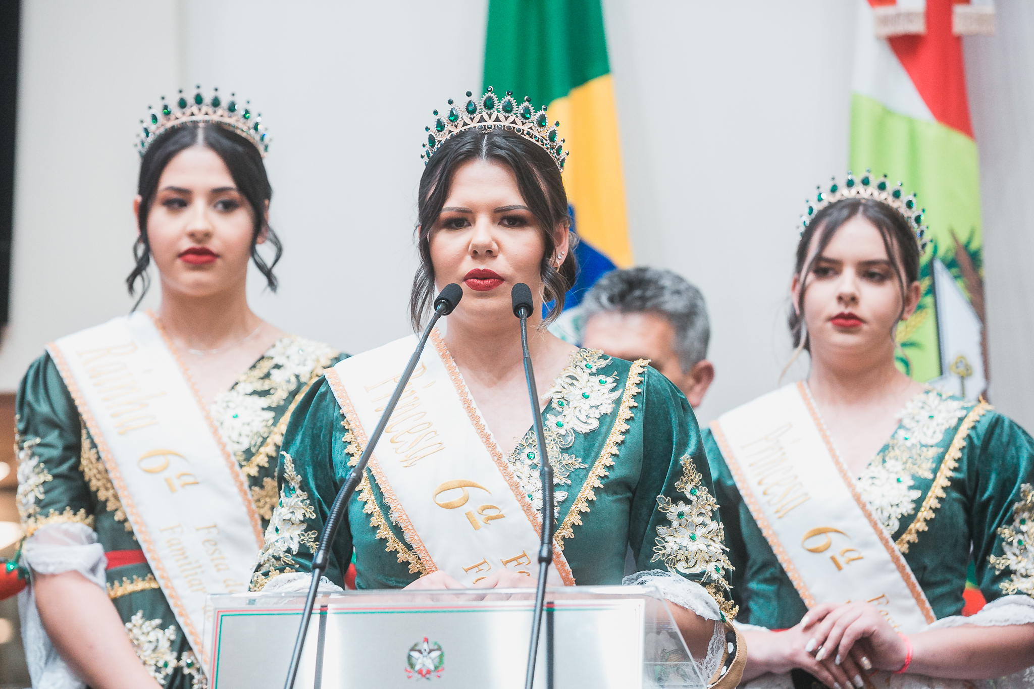 Suspensão de Sessão - Prefeito e Realeza de Cerro Negro