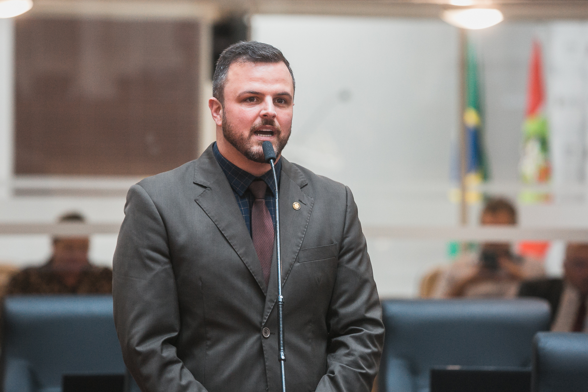 Suspensão de Sessão - Prefeito e Realeza de Cerro Negro - Deputado Lucas Neves (Podemos)