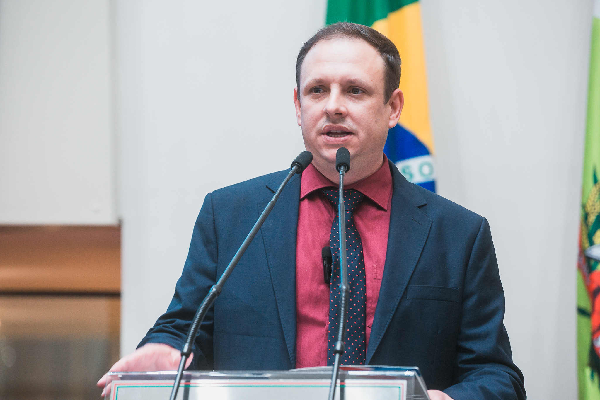 Suspensão de Sessão - Tiago de Oliveira, Vereador de Itapoá e Banda Foral