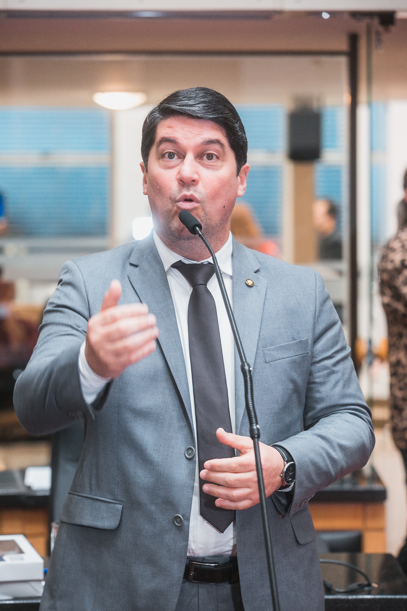 Suspensão de Sessão - Tiago de Oliveira, Vereador de Itapoá e Banda Foral - Deputado Emerson Stein (MDB)