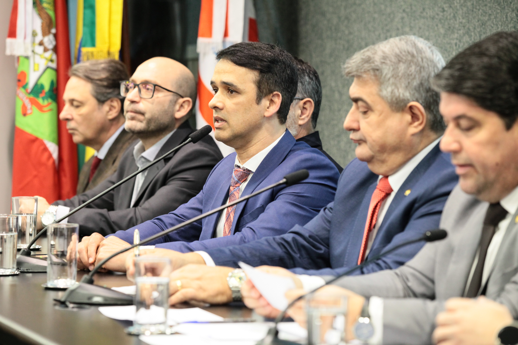 Audiência Pública para discutir a trafegabilidade da BR-101 - Deputado Marcos da Rosa (União Brasil). ao centro