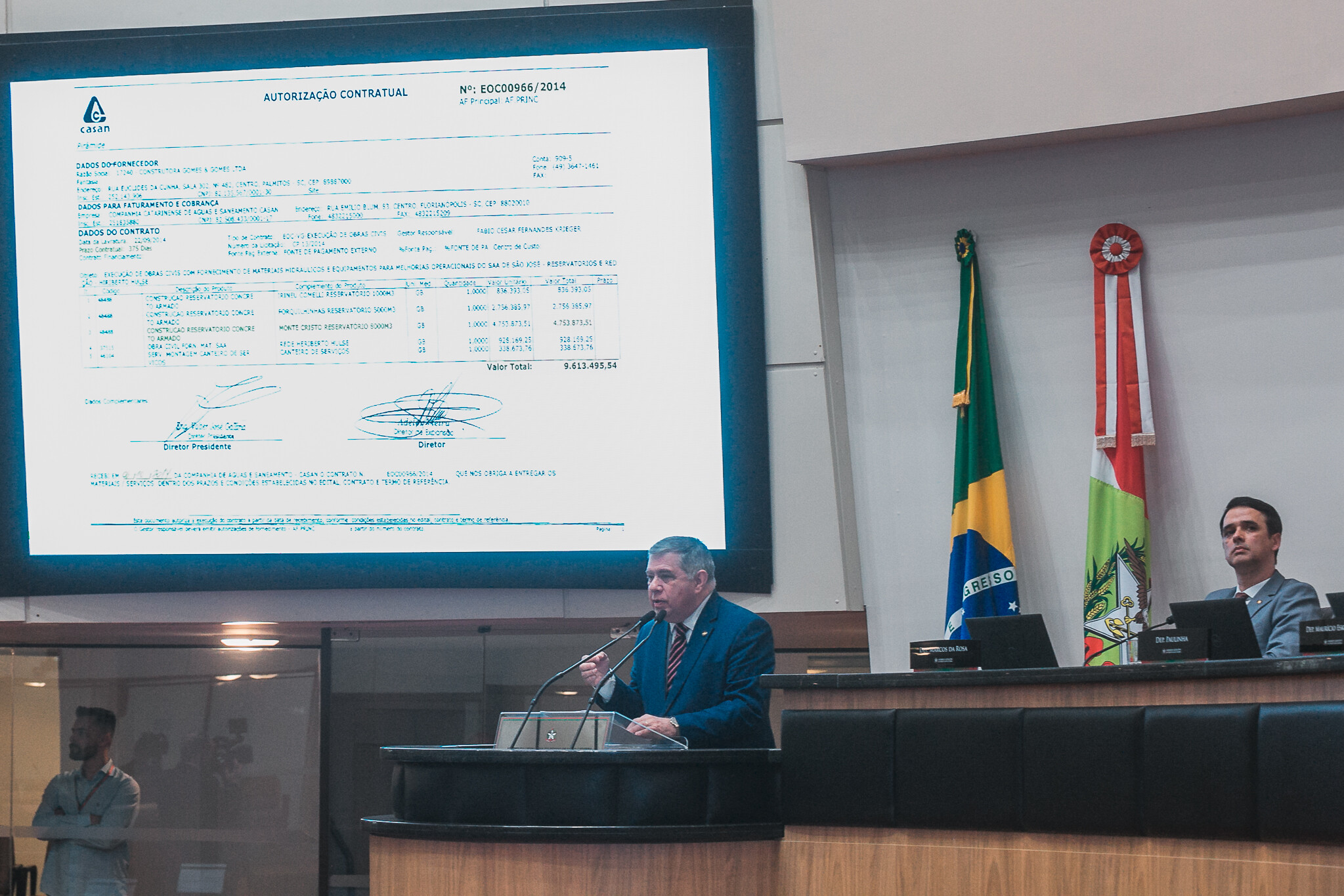 Deputados criticam pacote da educação e cobram explicações da Casan