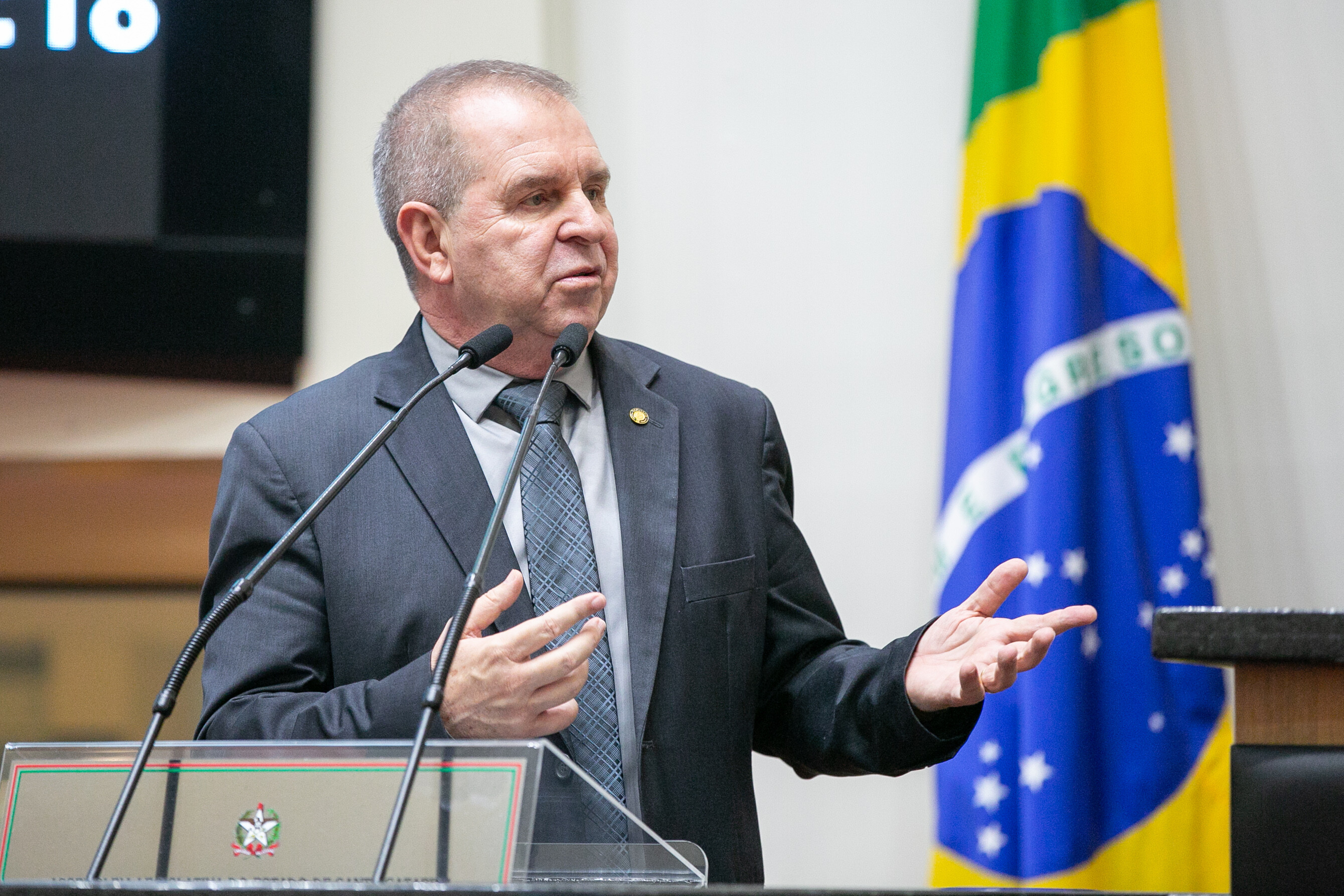 Deputados destacam cirurgias eletivas e ação judicial contra Autopista