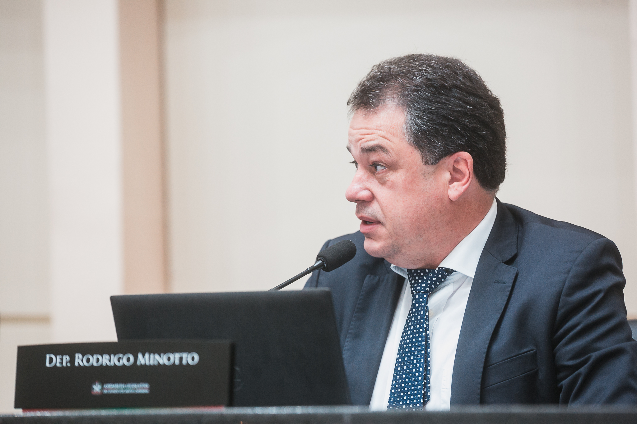 Suspensão da Sessão - Fritz Müller - Carolina V. Nunes (ACAPRENA)