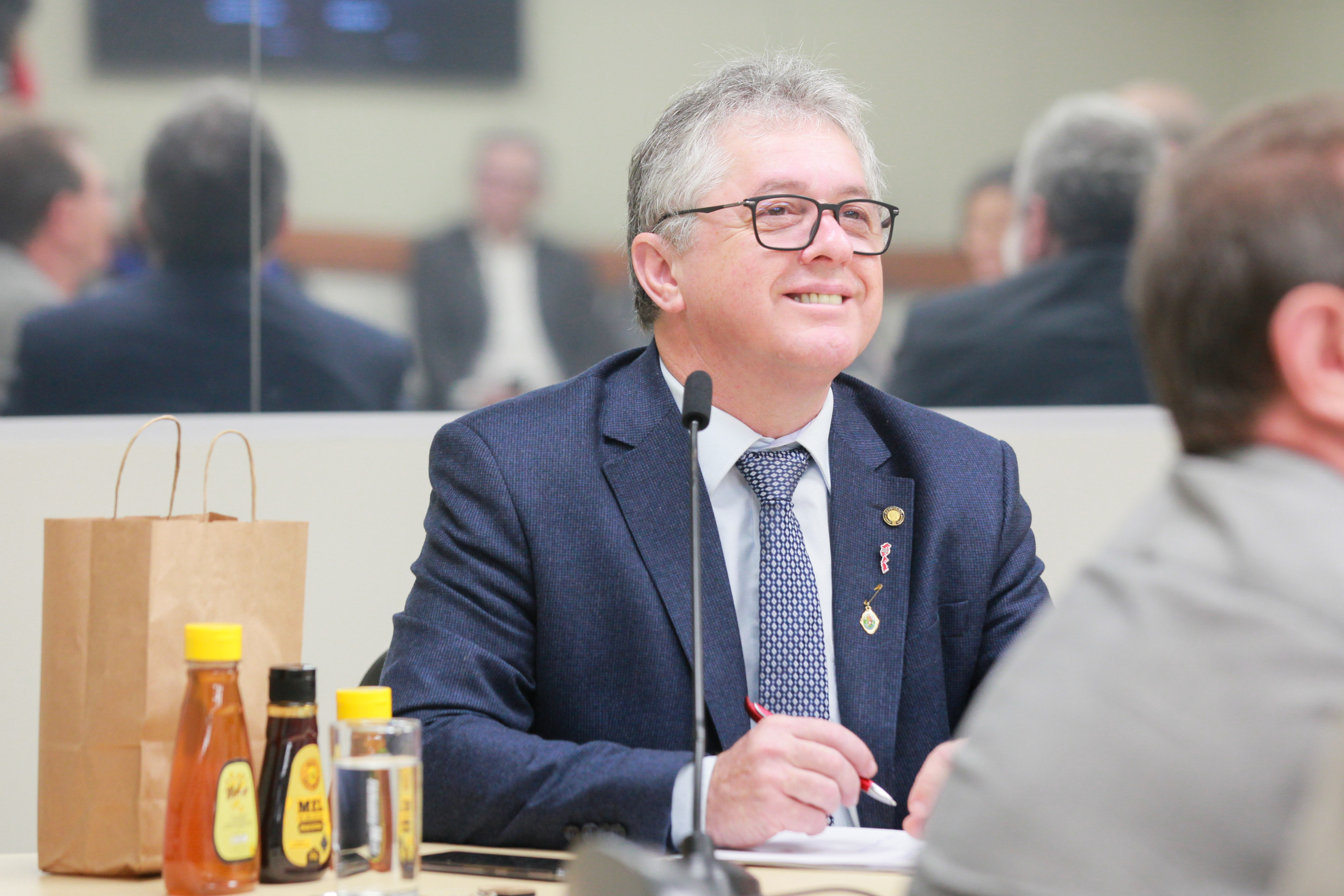 Frente Parlamentar da Apicultura e Meliponicultura