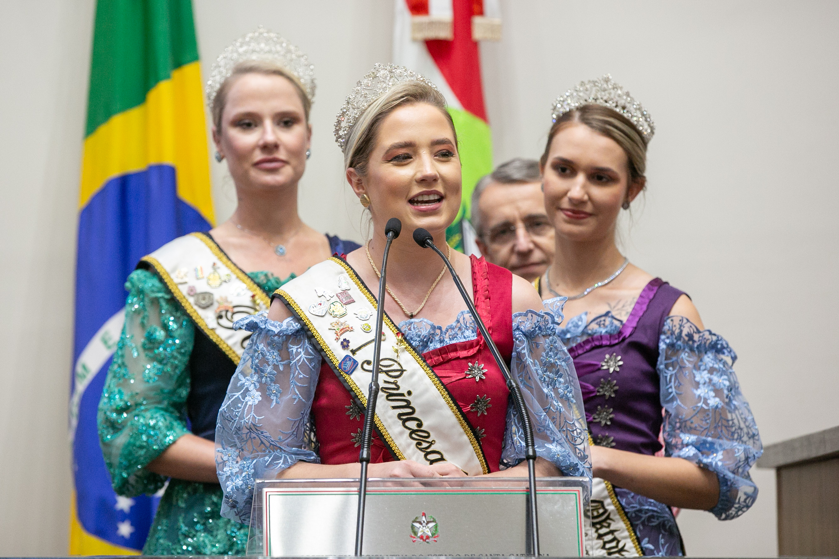Suspensão da Sessão - 38ª Oktoberfest em Blumenau
