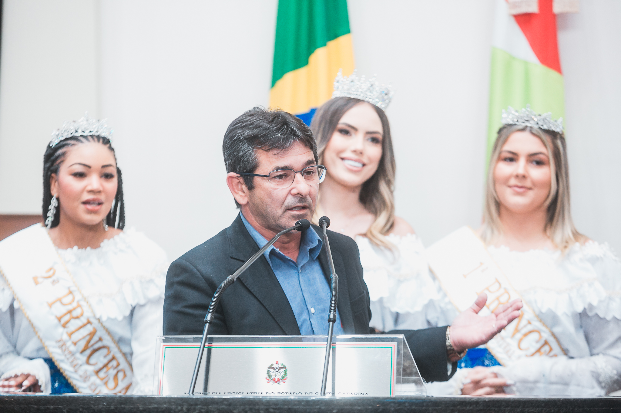 Interrupção de Sessão - Prefeito e Realeza de Porto Belo convidam para o 8º Festival do Camarão