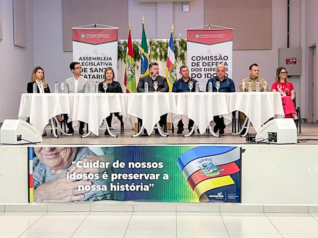 Debate sobre combate à violência contra os idosos chega a Araranguá