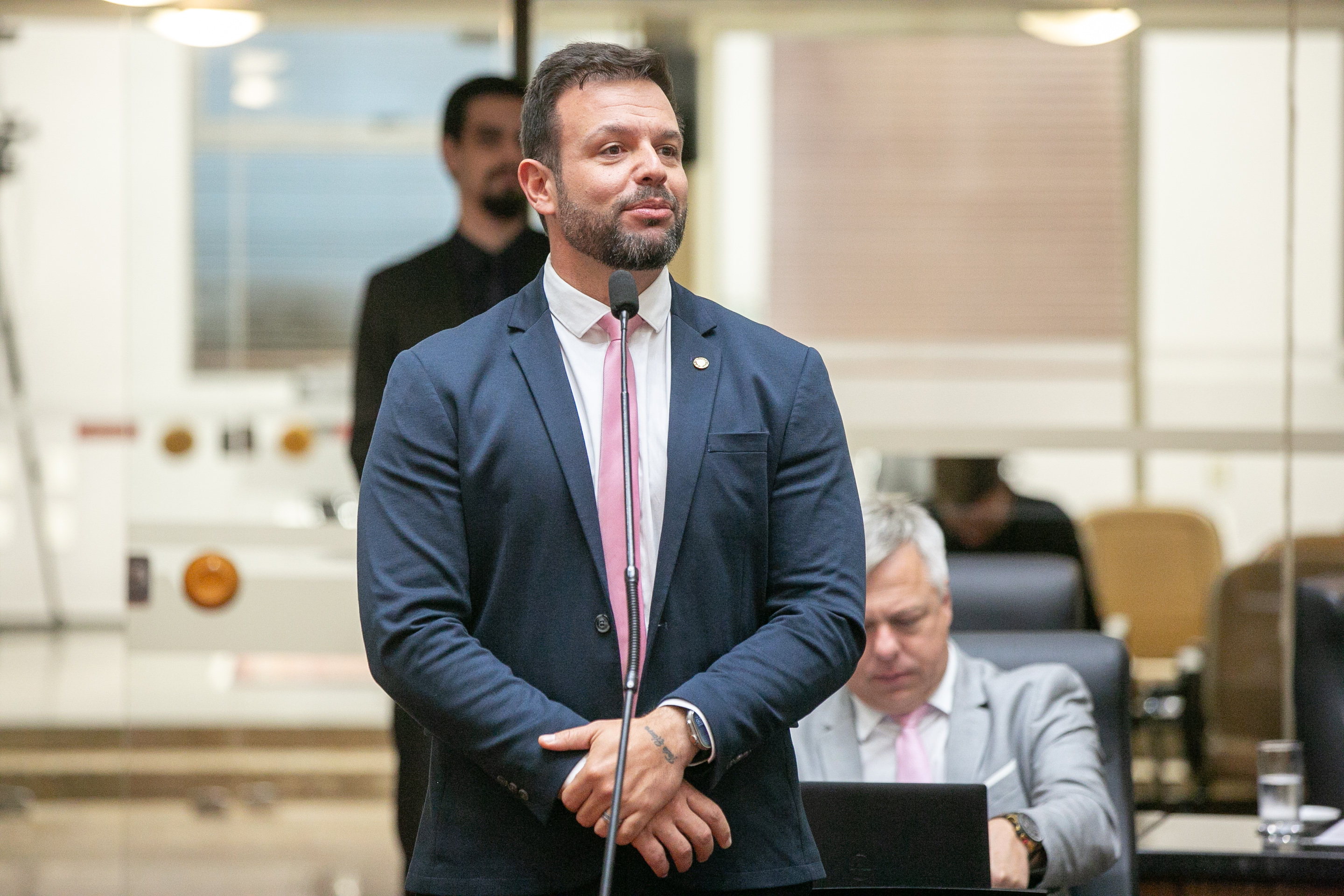 Suspensão da Sessão - Apresentação da Receita Federal