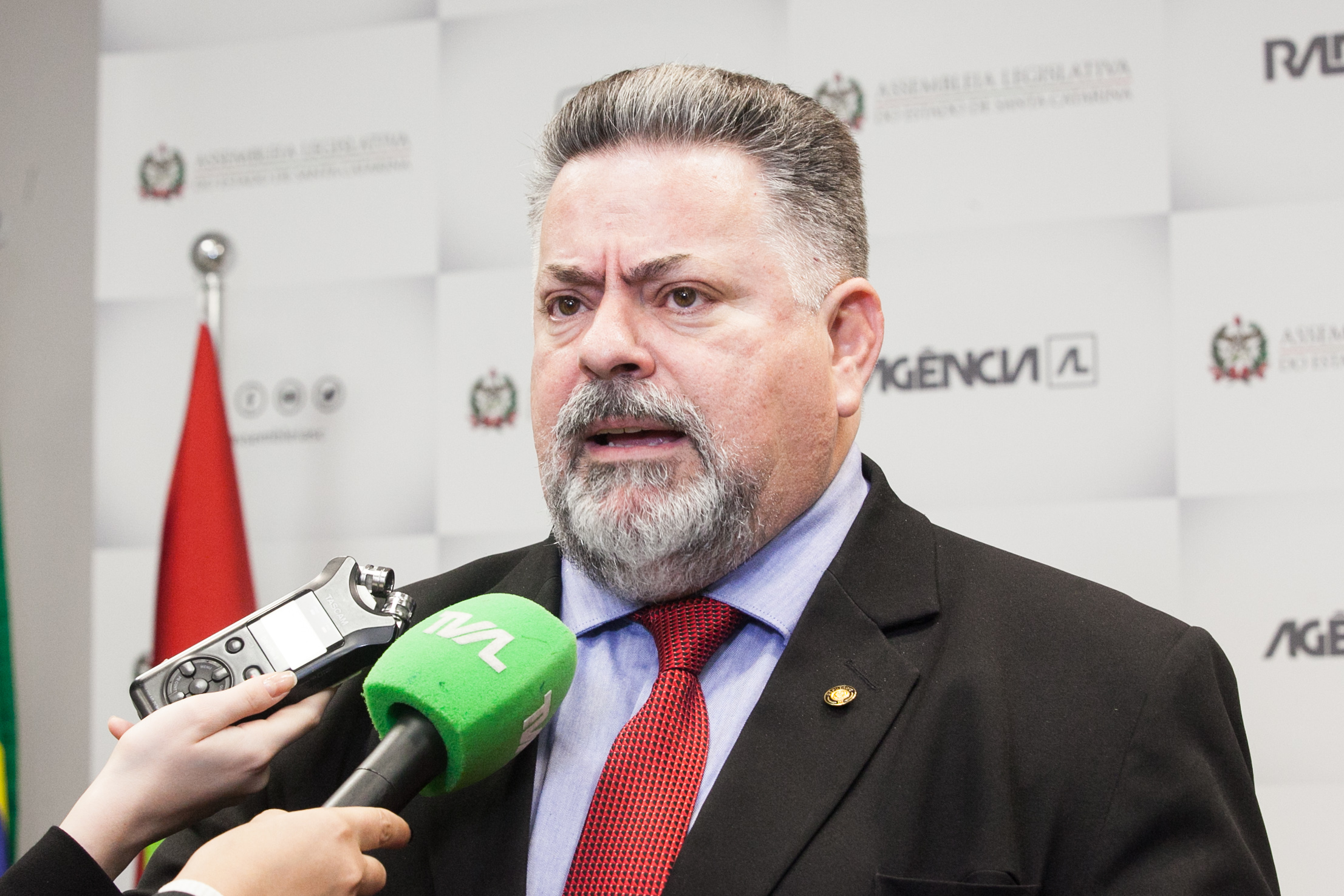 MOÇÃO DE APLAUSO - Deputado Sergio Motta entrega homenagem para Senhora Fran Espíndola