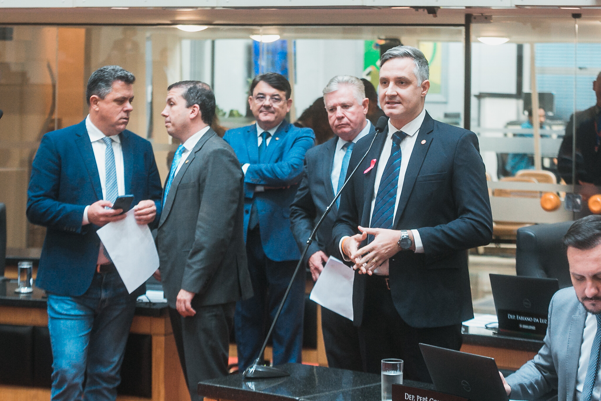 Aprovados PLs sobre adoção de espaços públicos e consórcio regional
