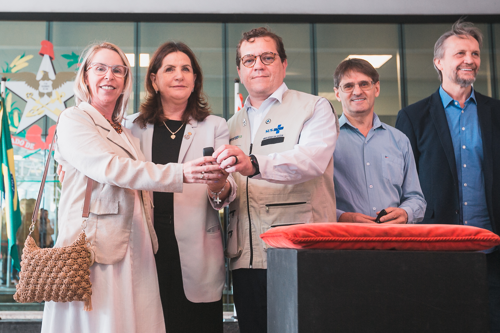 Ato oficial de entrega de Ambulâncias