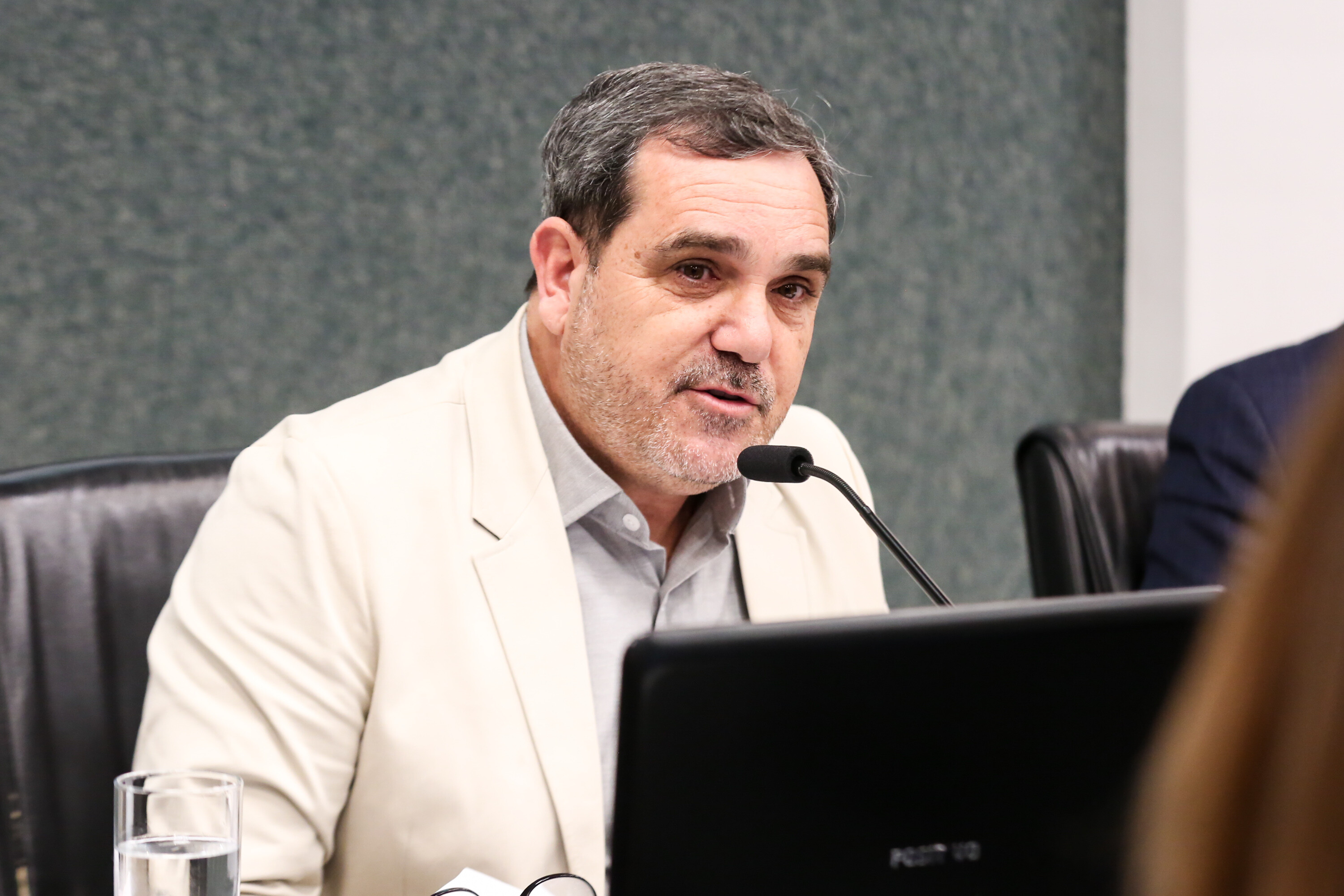 Presidente da Associação dos Municípios do Extremo Sul Catarinense ( AMESC), Almides Roberg Silva da Rosa.