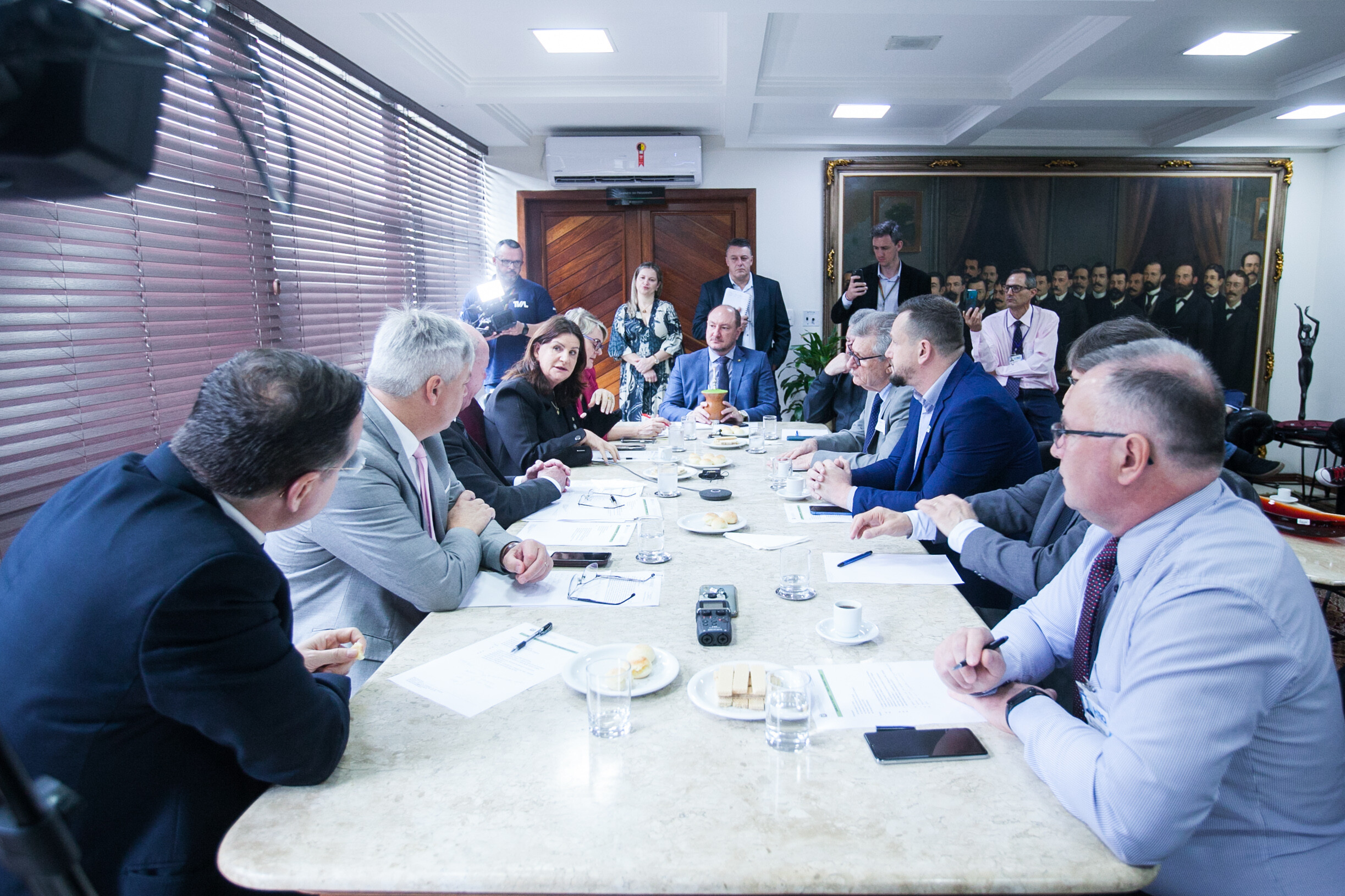Com déficit de R$ 7 milhões, Hospital Regional de Chapecó centra debate da Bancada do Oeste