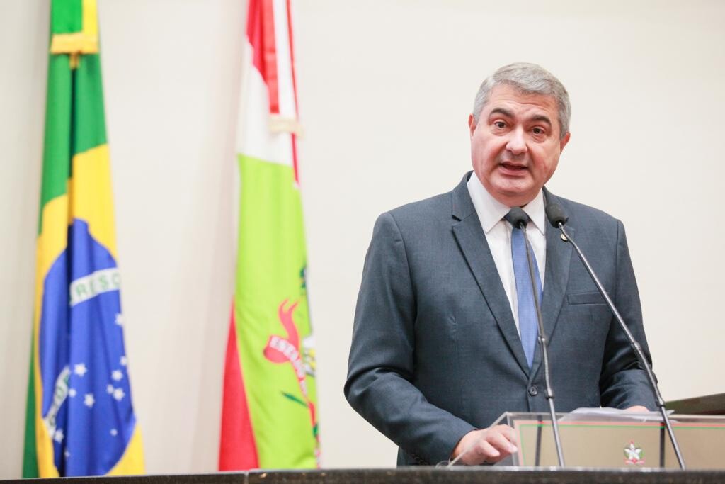 Deputado Lunelli.