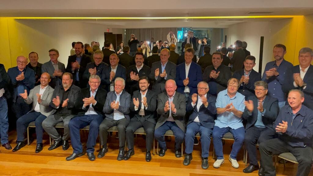 Deputado Marcos Vieira na homenagem da Fecoerusc, em Florianópolis