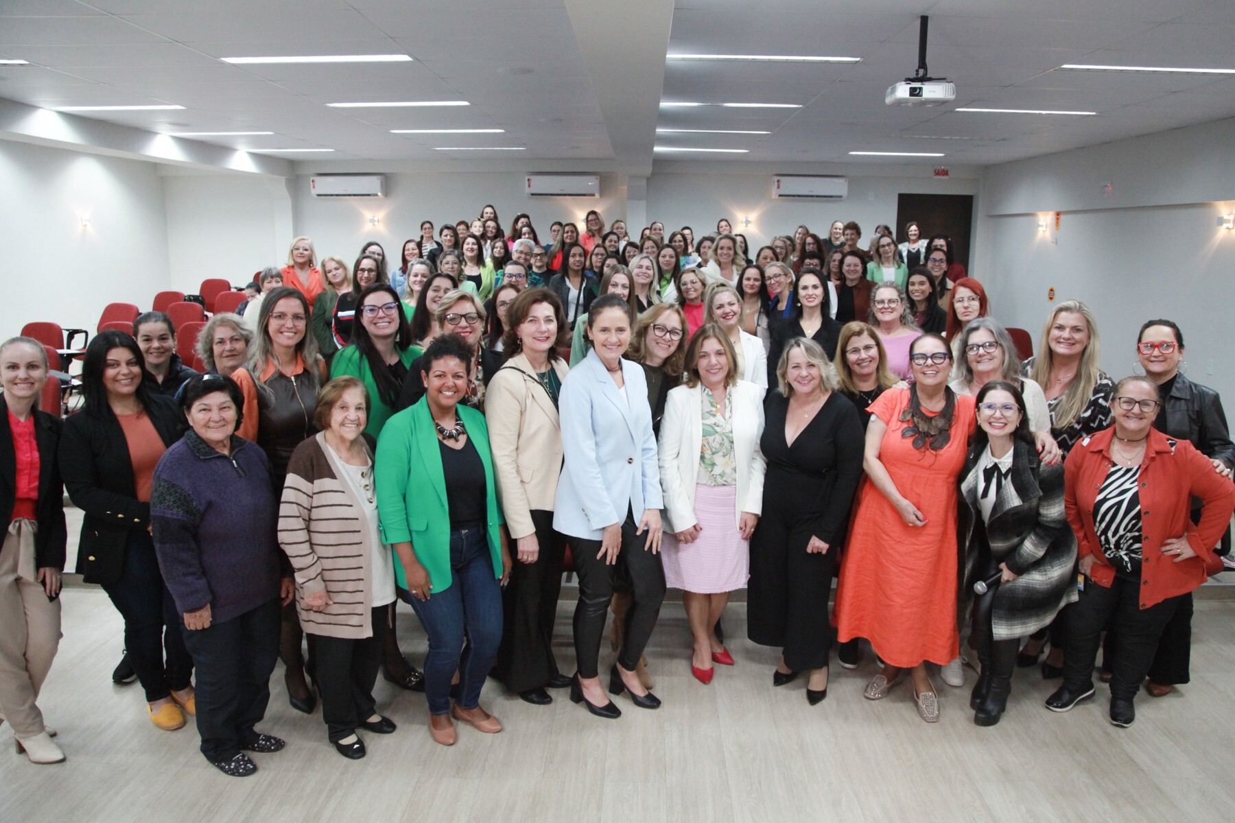 Debate sobre mulheres na política vai reunir lideranças femininas da região Oeste, em Chapecó