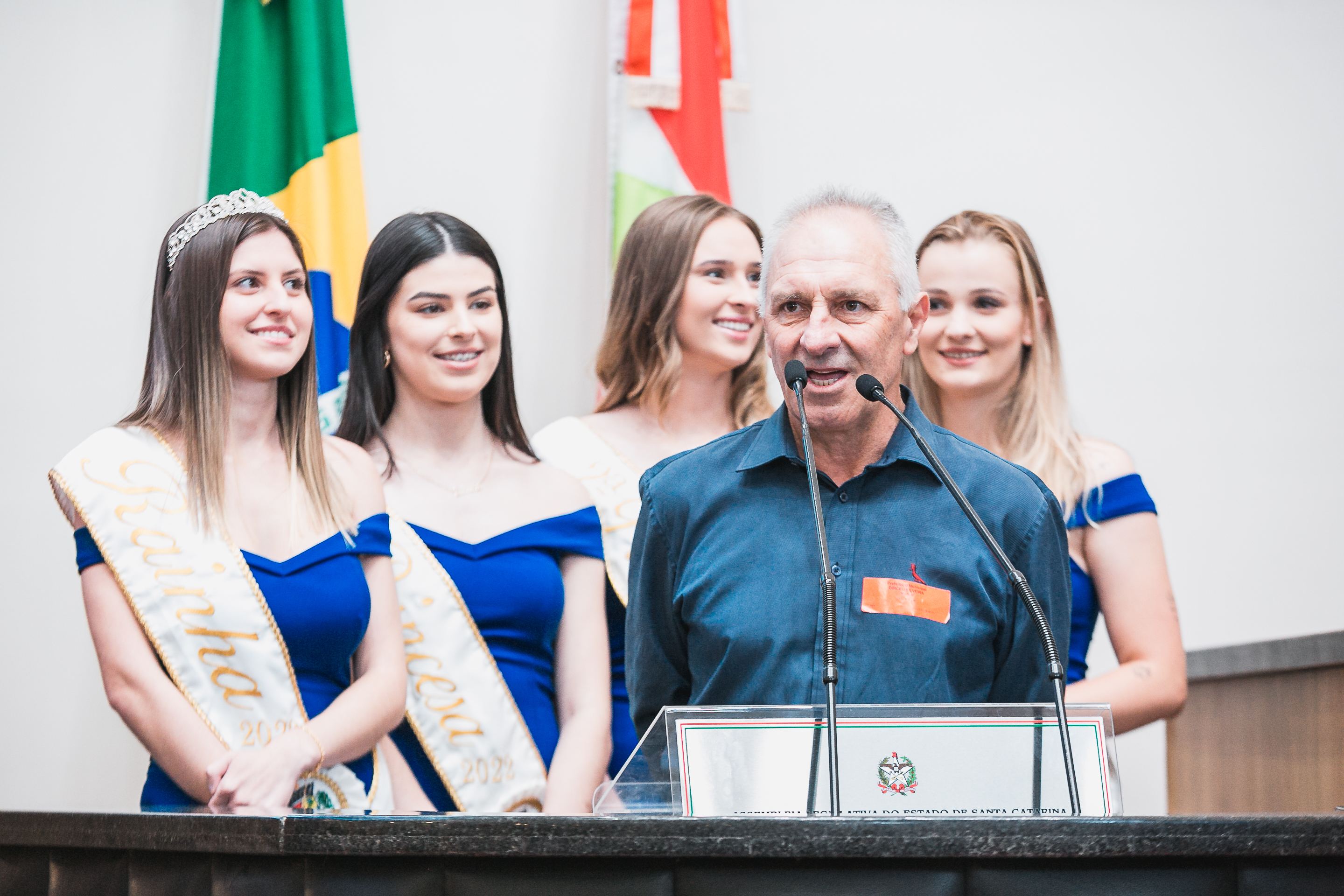 Interrupção de Sessão – Prefeito e Realeza de Modelo convidam para a festa do Porco no Rolete